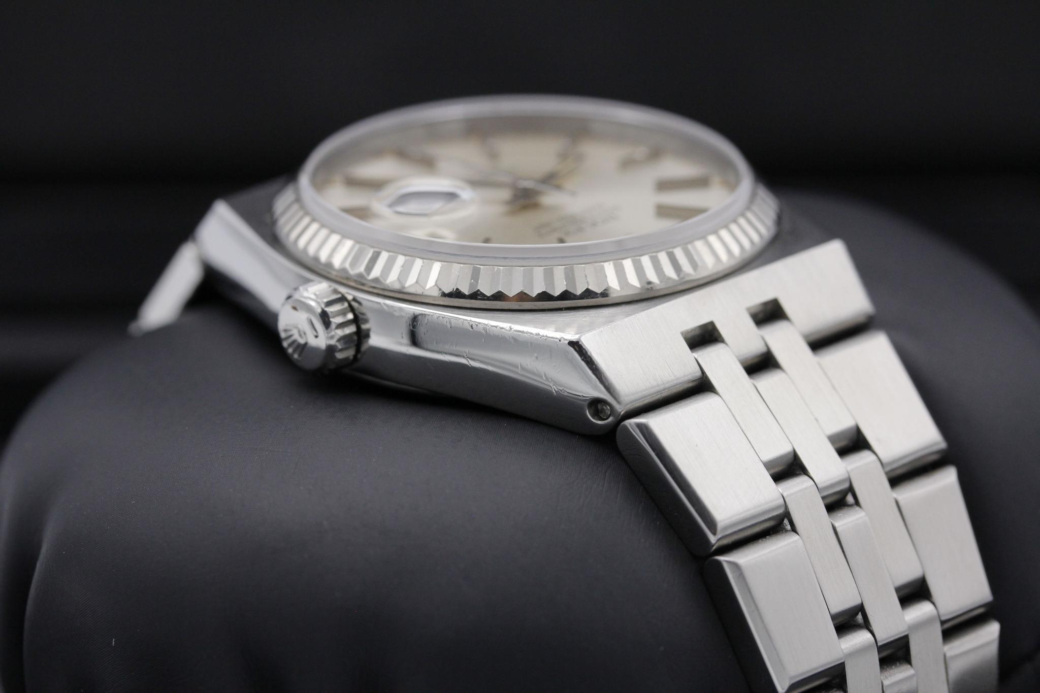Watch Image 4