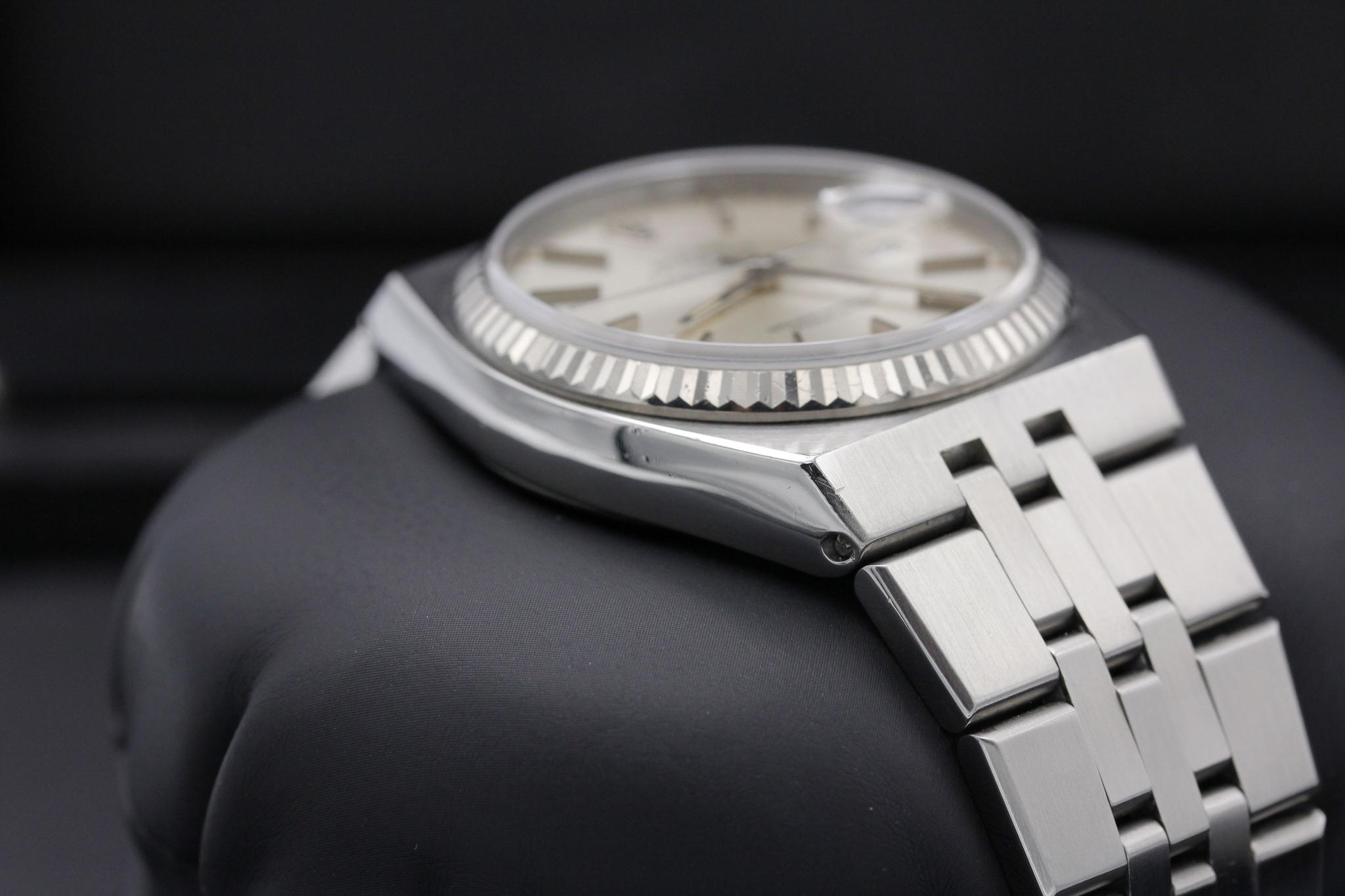 Watch Image 6