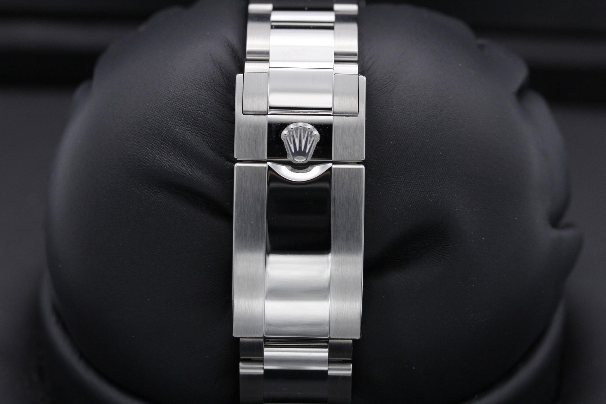 Watch Image 8