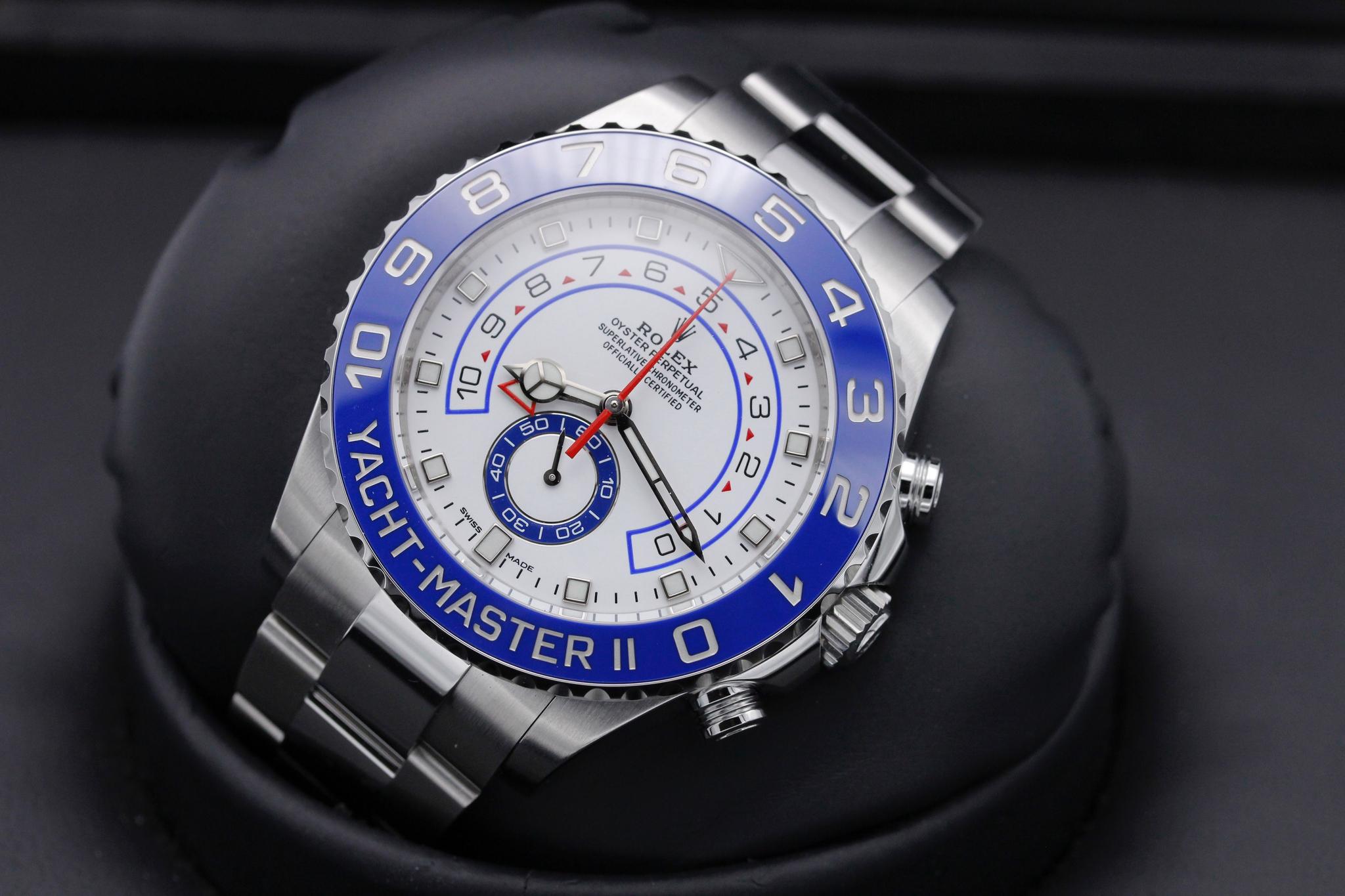 Watch Image 10