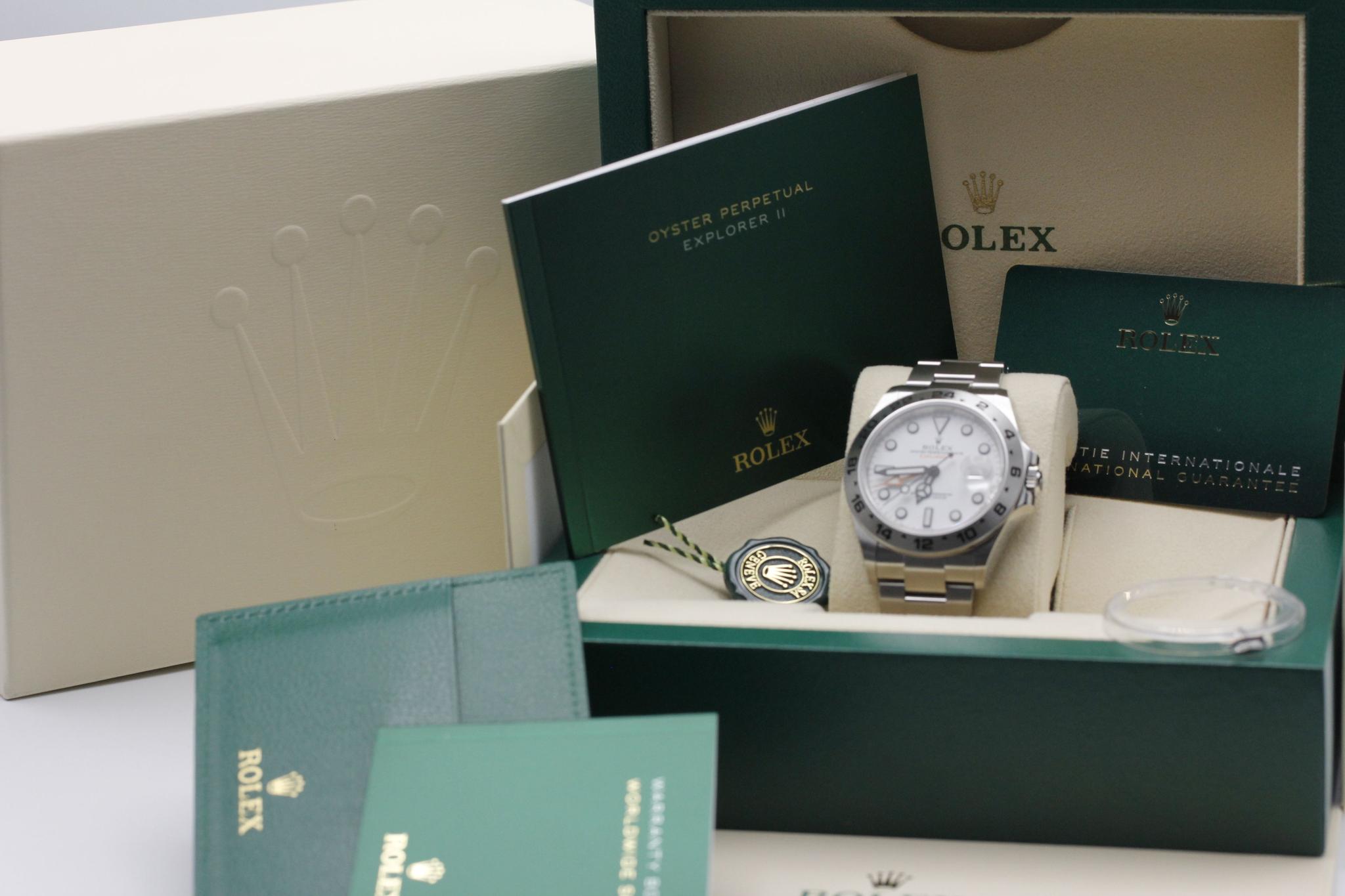 Watch Image 11