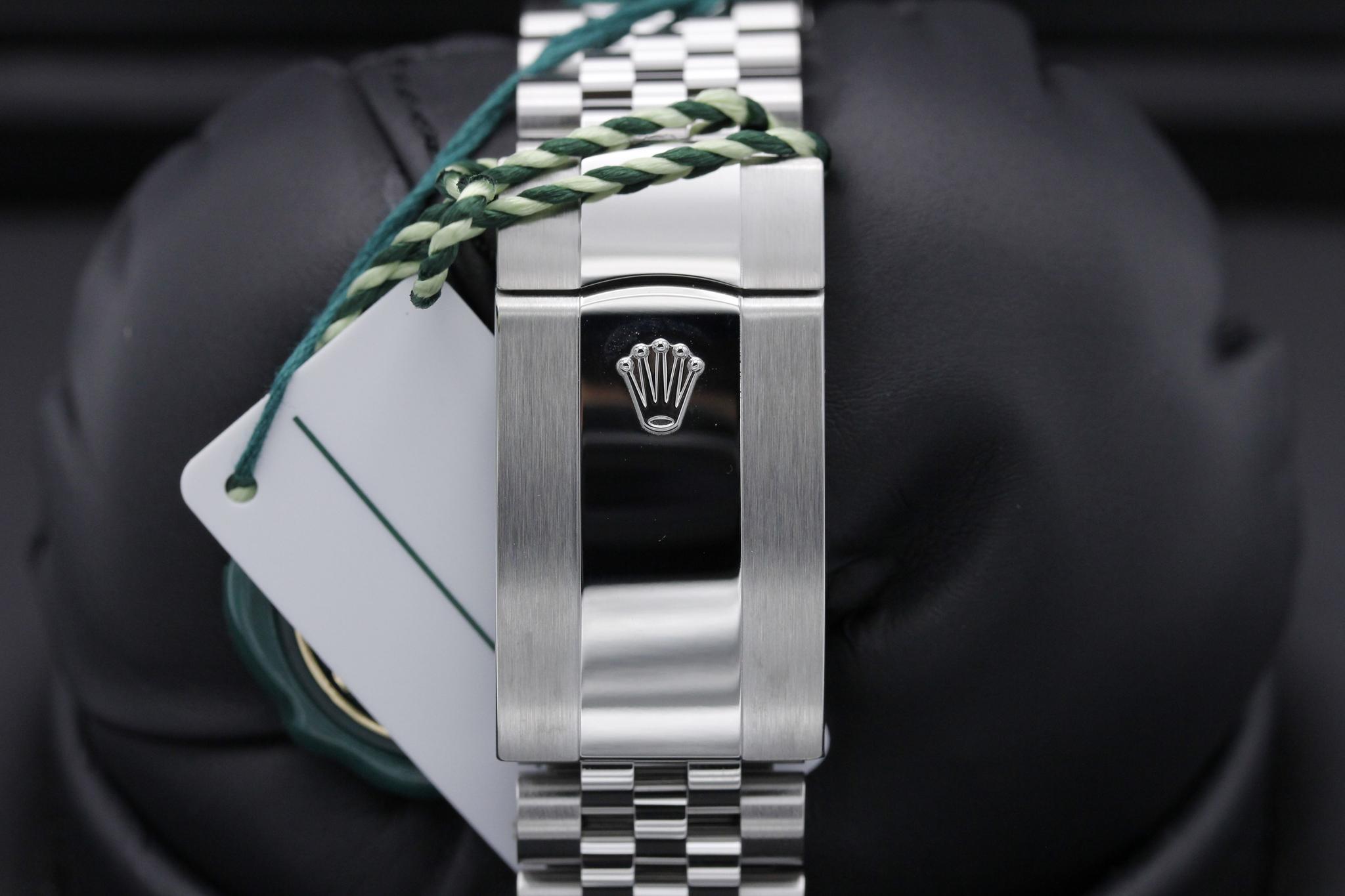 Watch Image 8