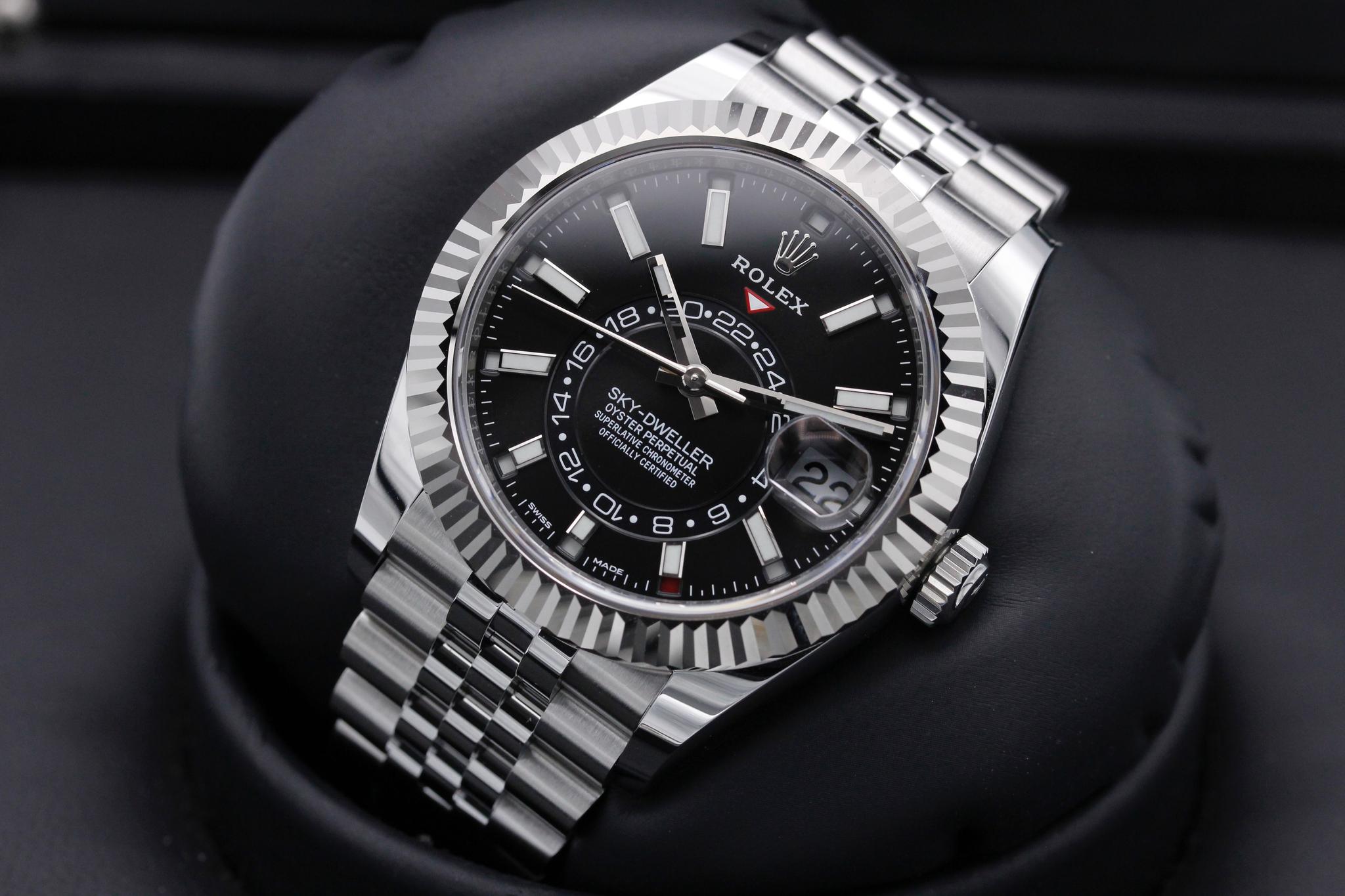 Watch Image 9