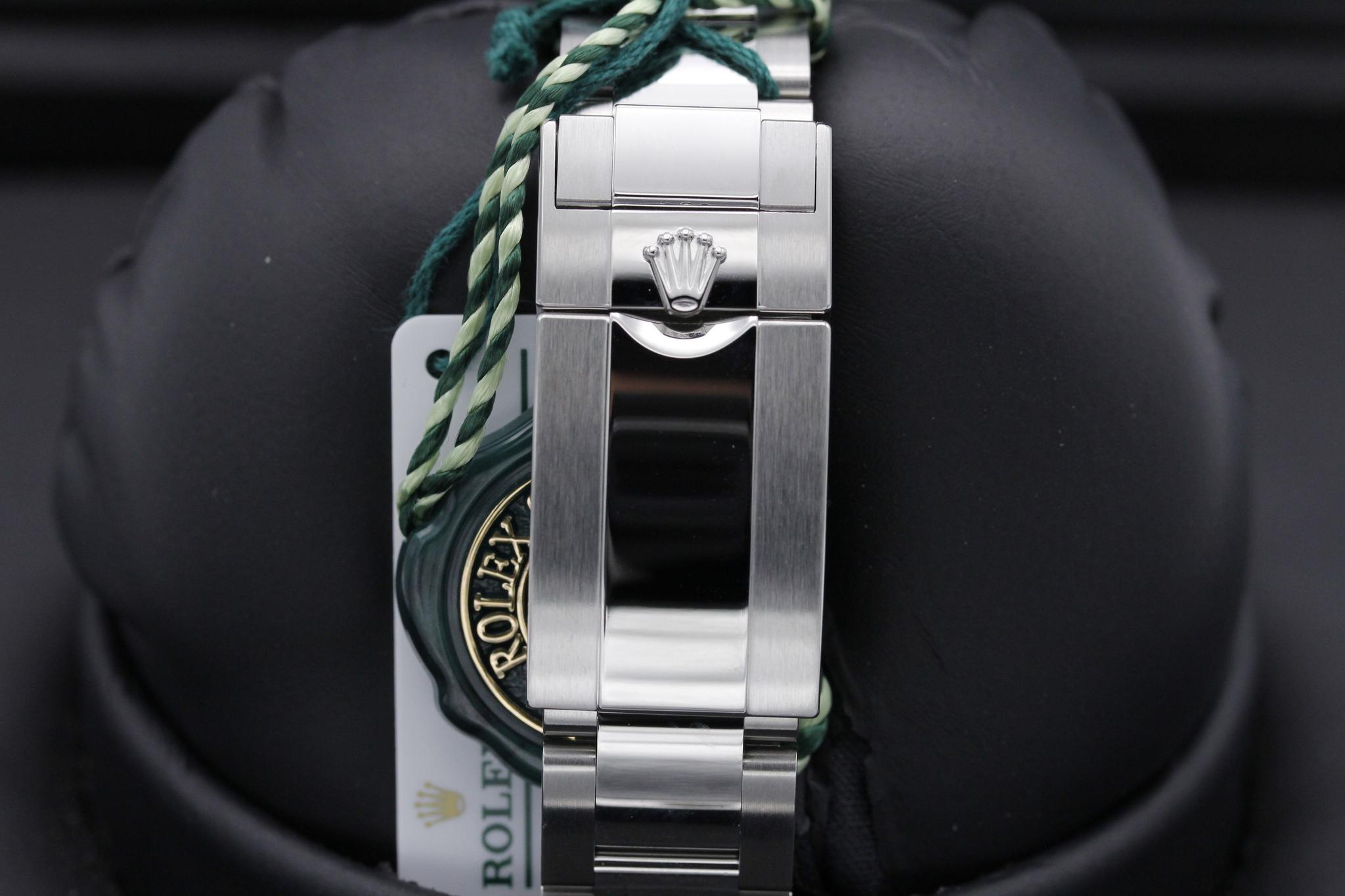 Watch Image 8