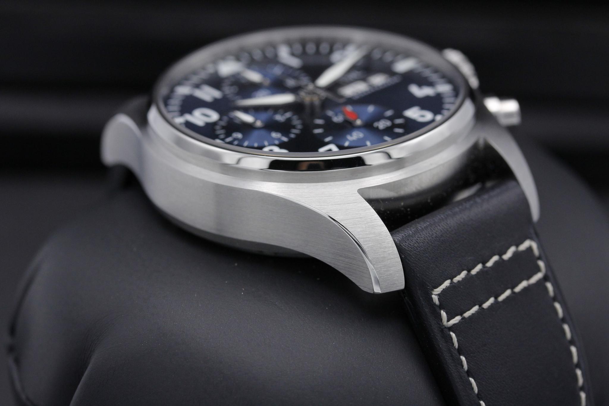 Watch Image 6
