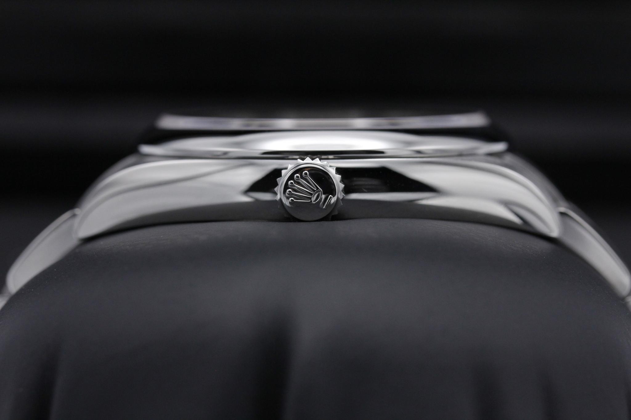 Watch Image 3