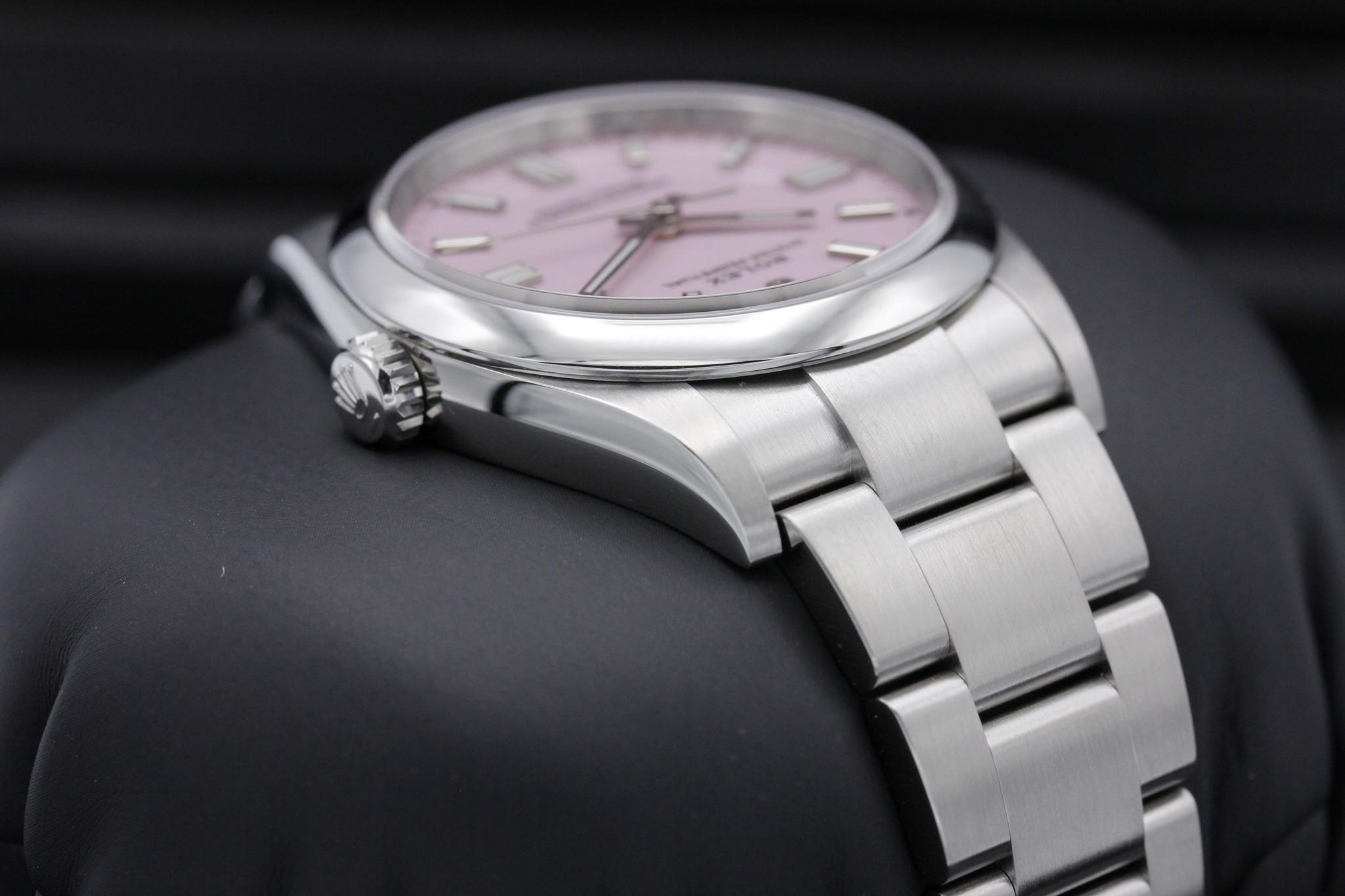 Watch Image 4