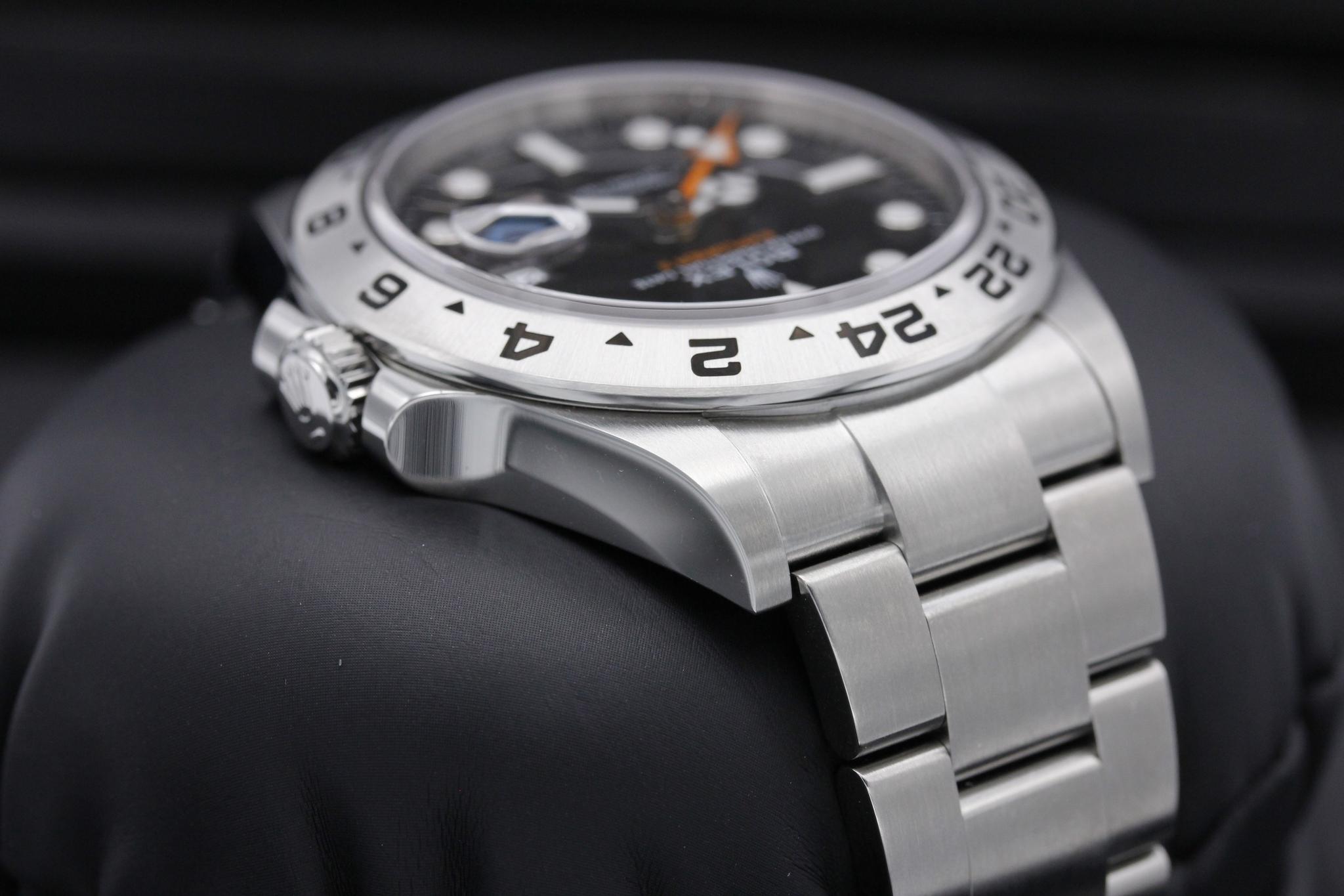 Watch Image 4