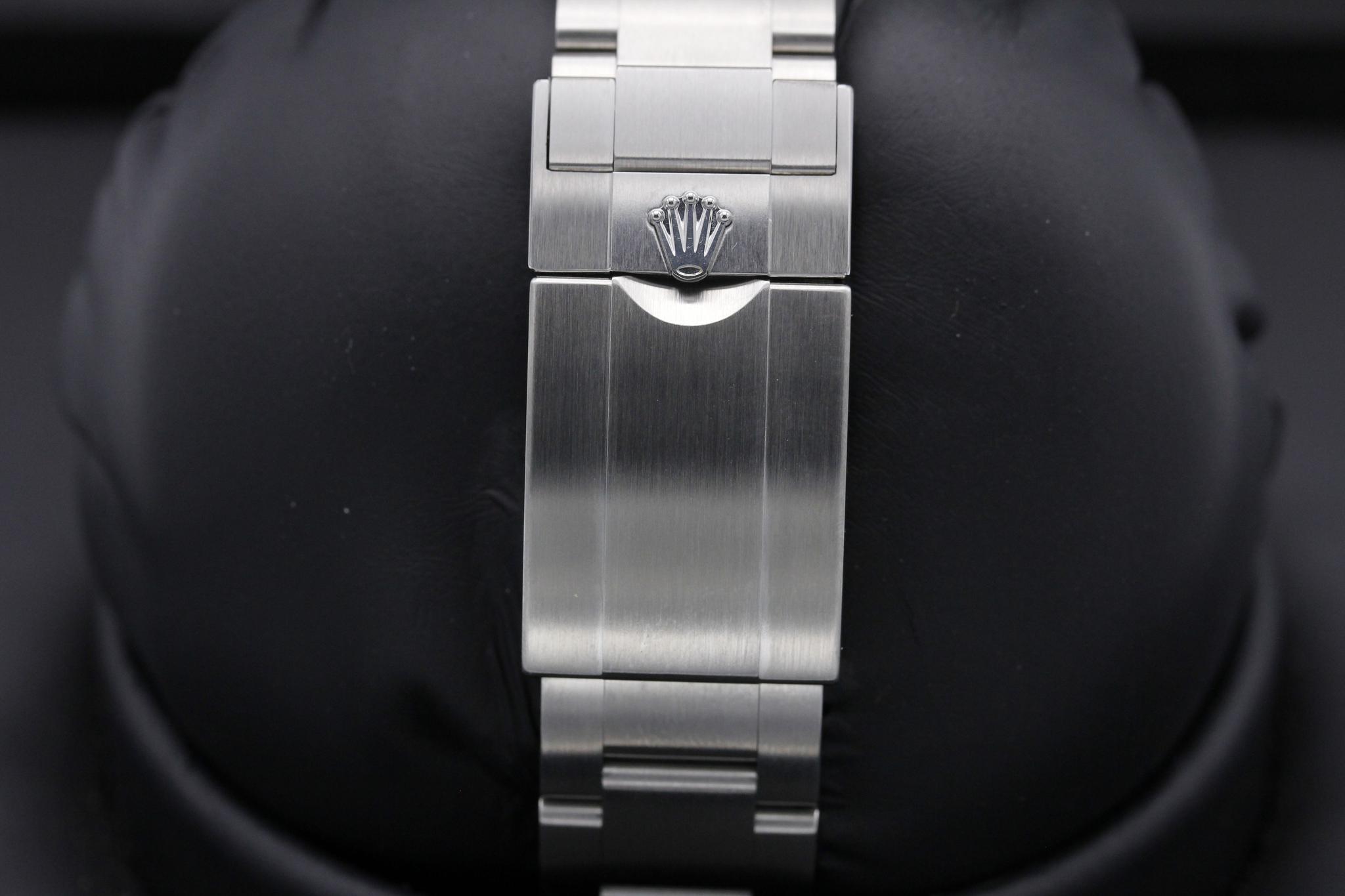 Watch Image 8