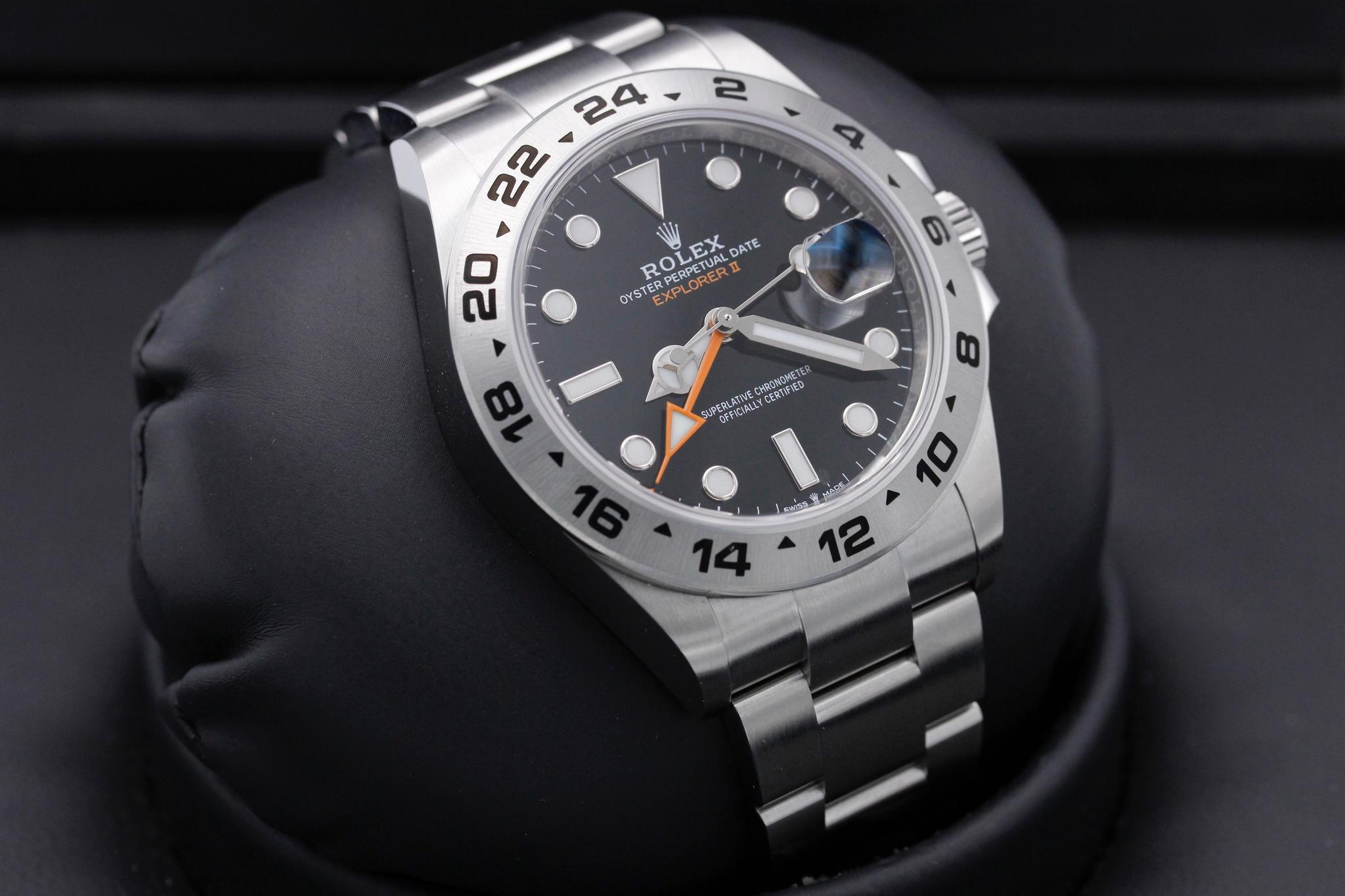 Watch Image 10