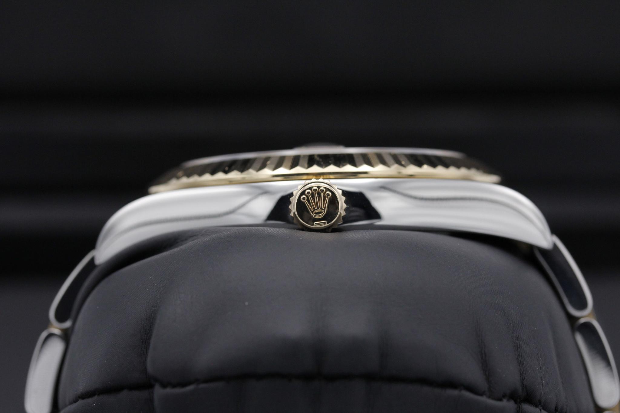 Watch Image 3