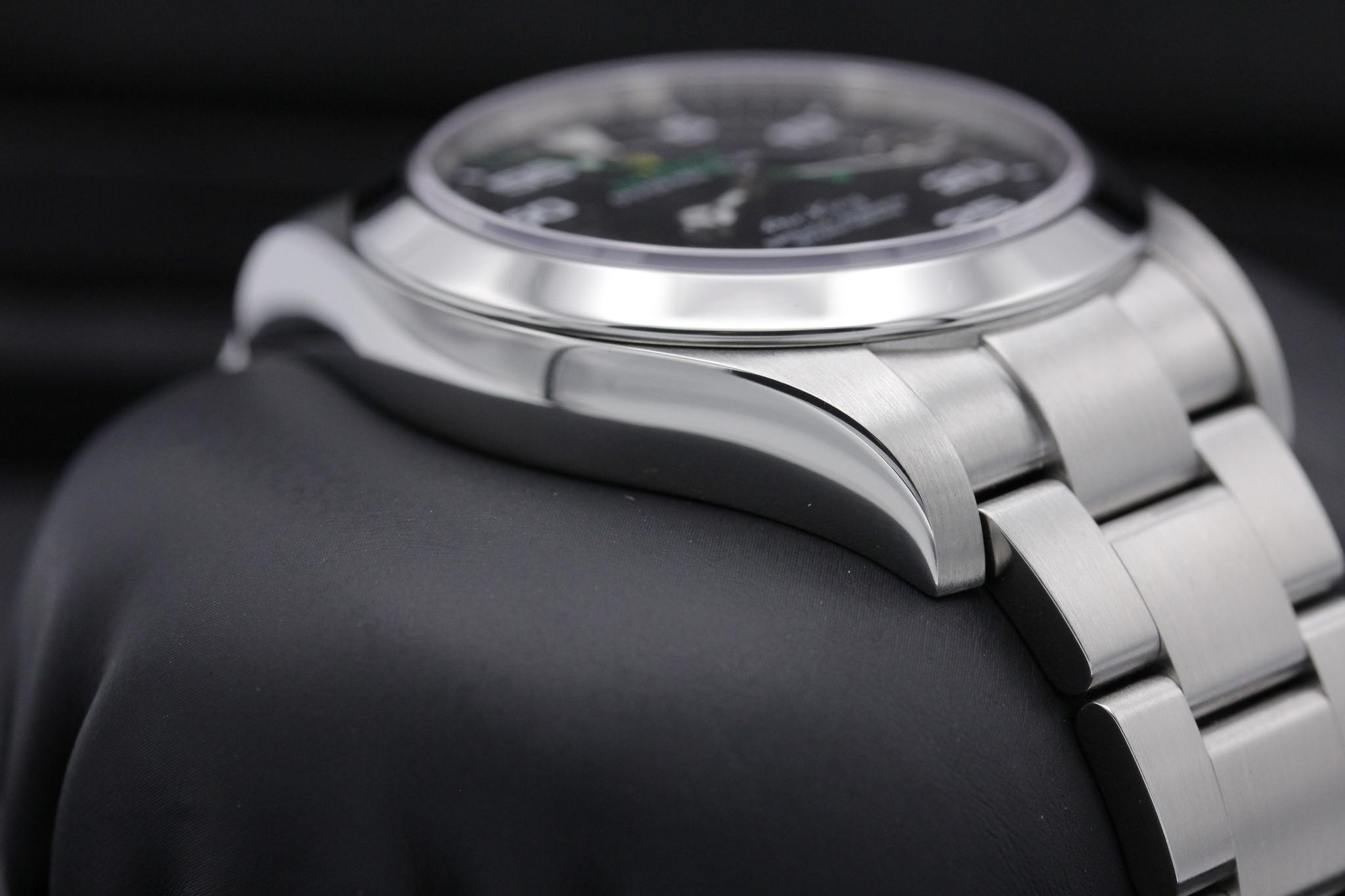 Watch Image 6
