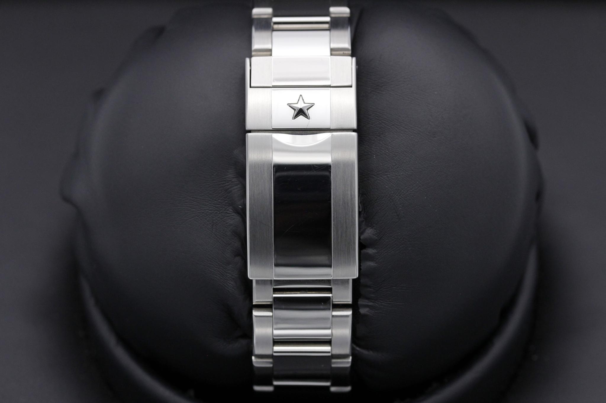 Watch Image 8