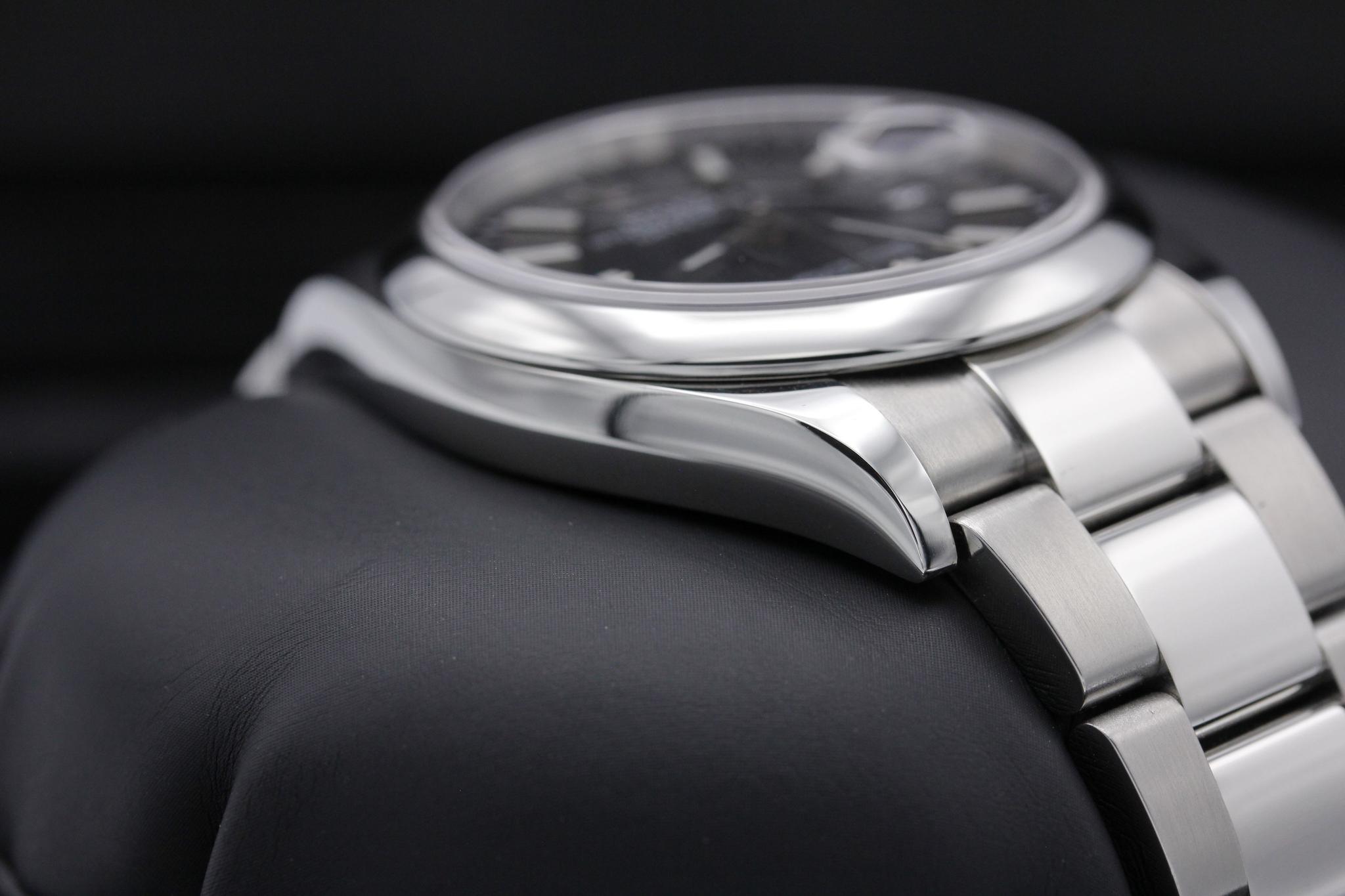Watch Image 6