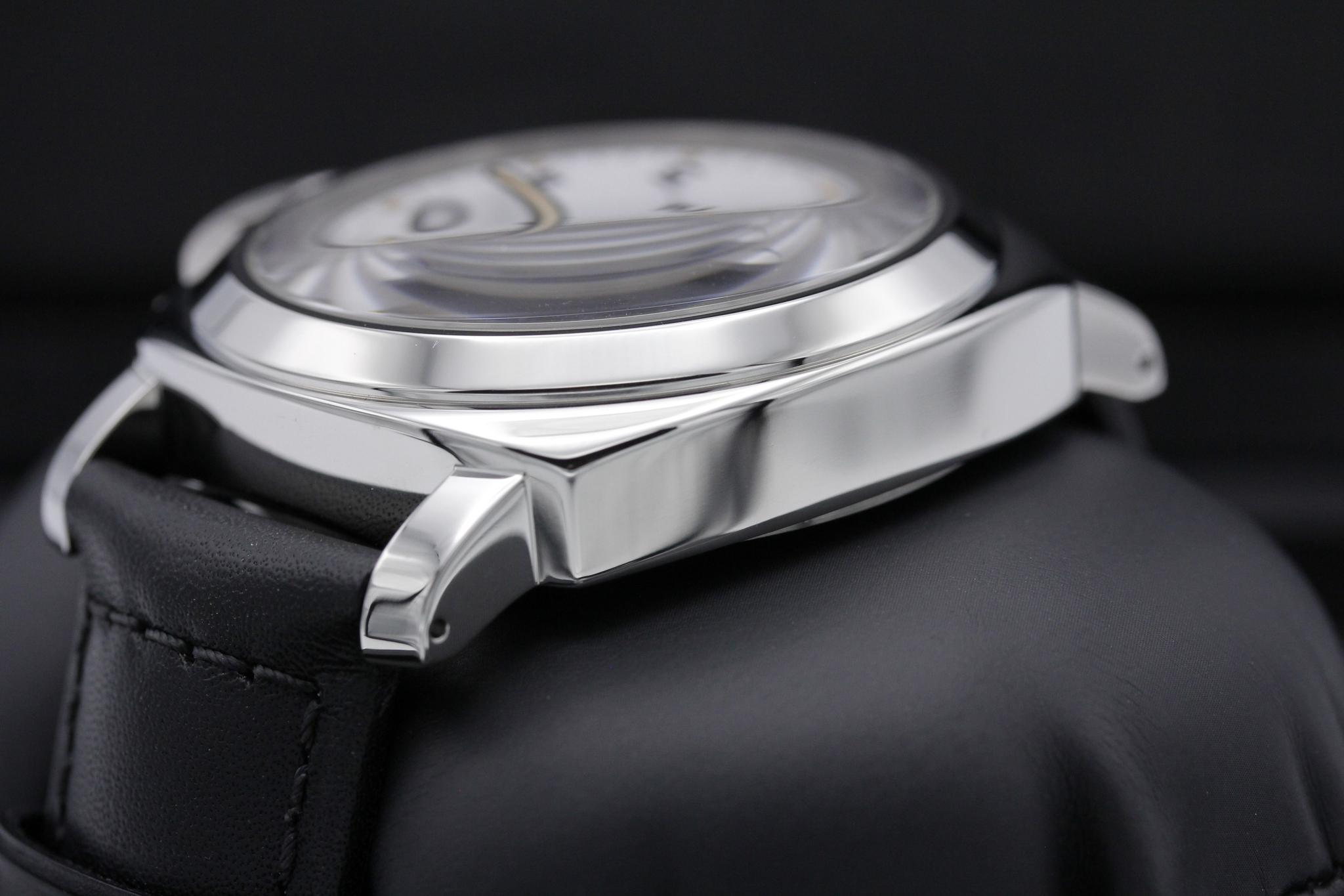Watch Image 5