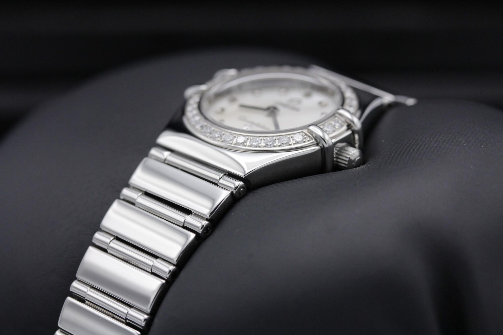 Watch Image 2