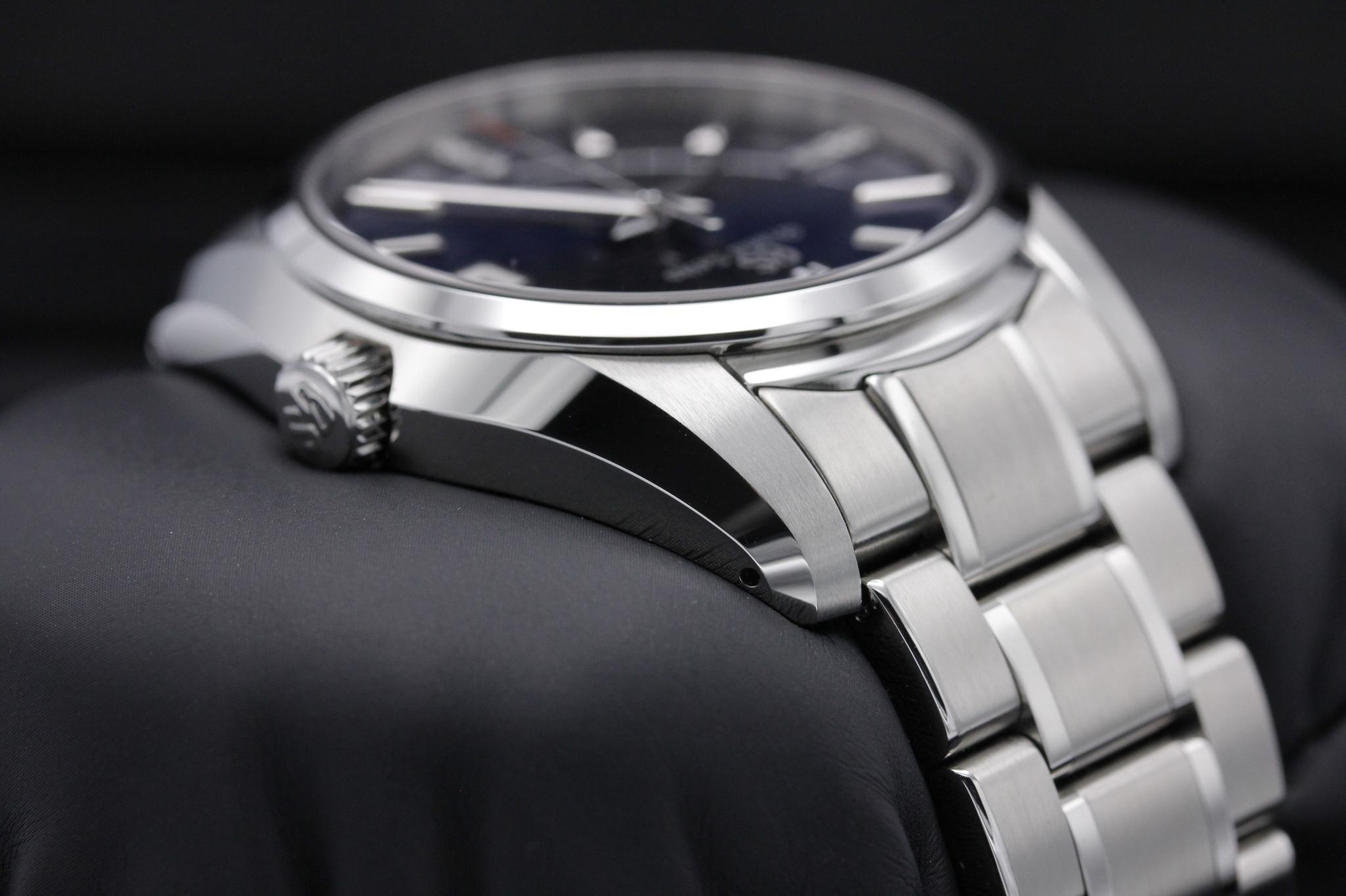 Watch Image 4