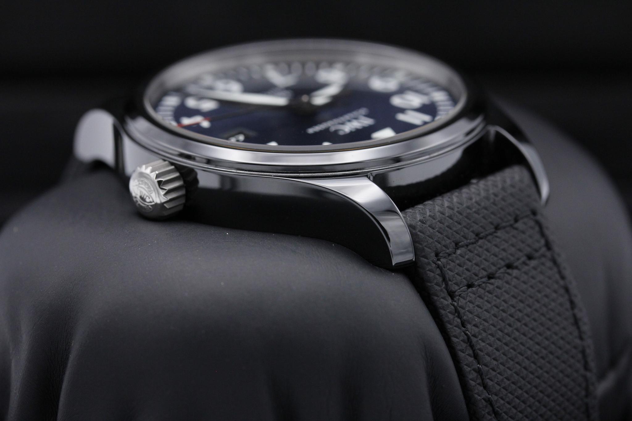 Watch Image 4