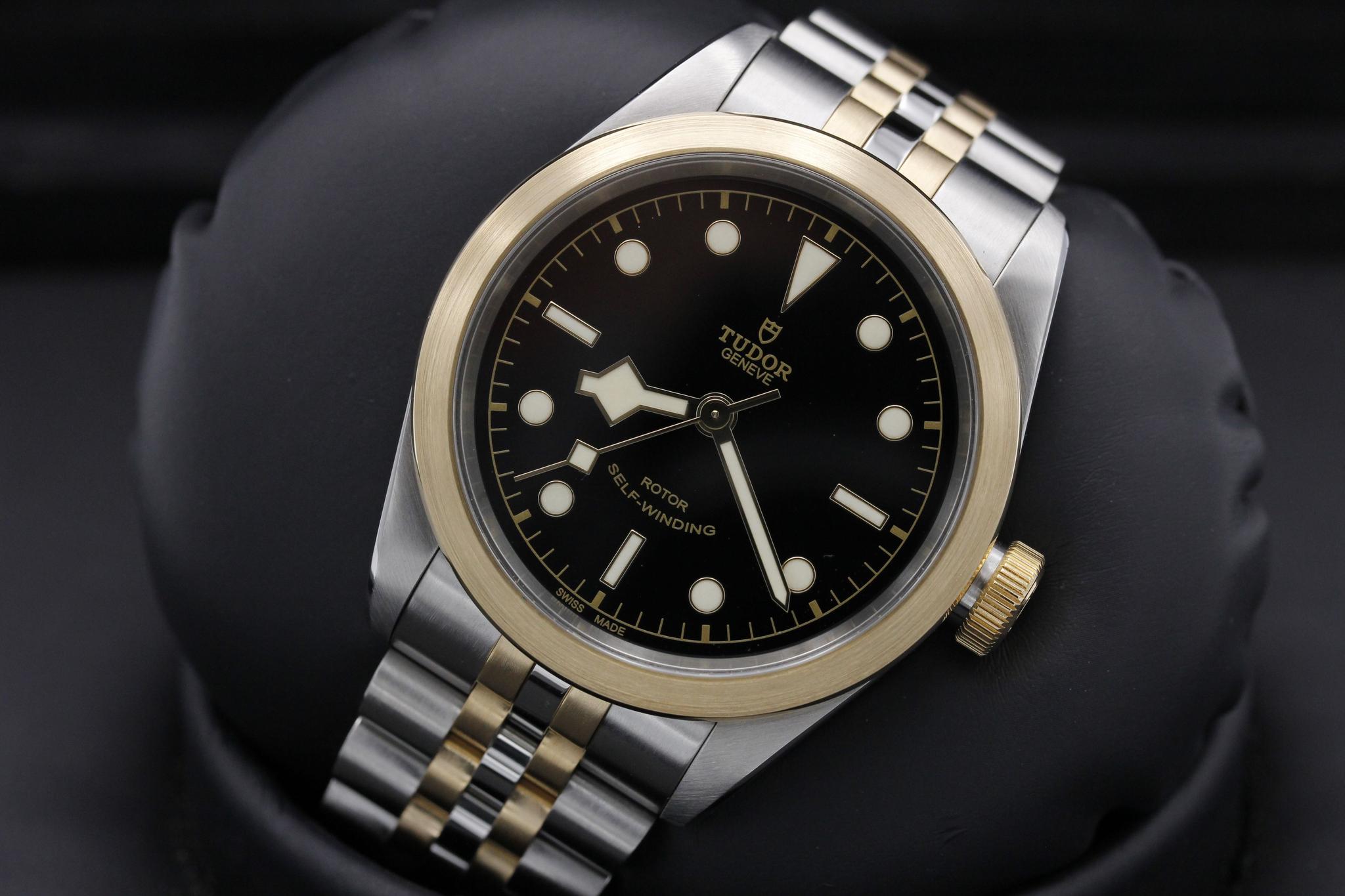 Watch Image 10