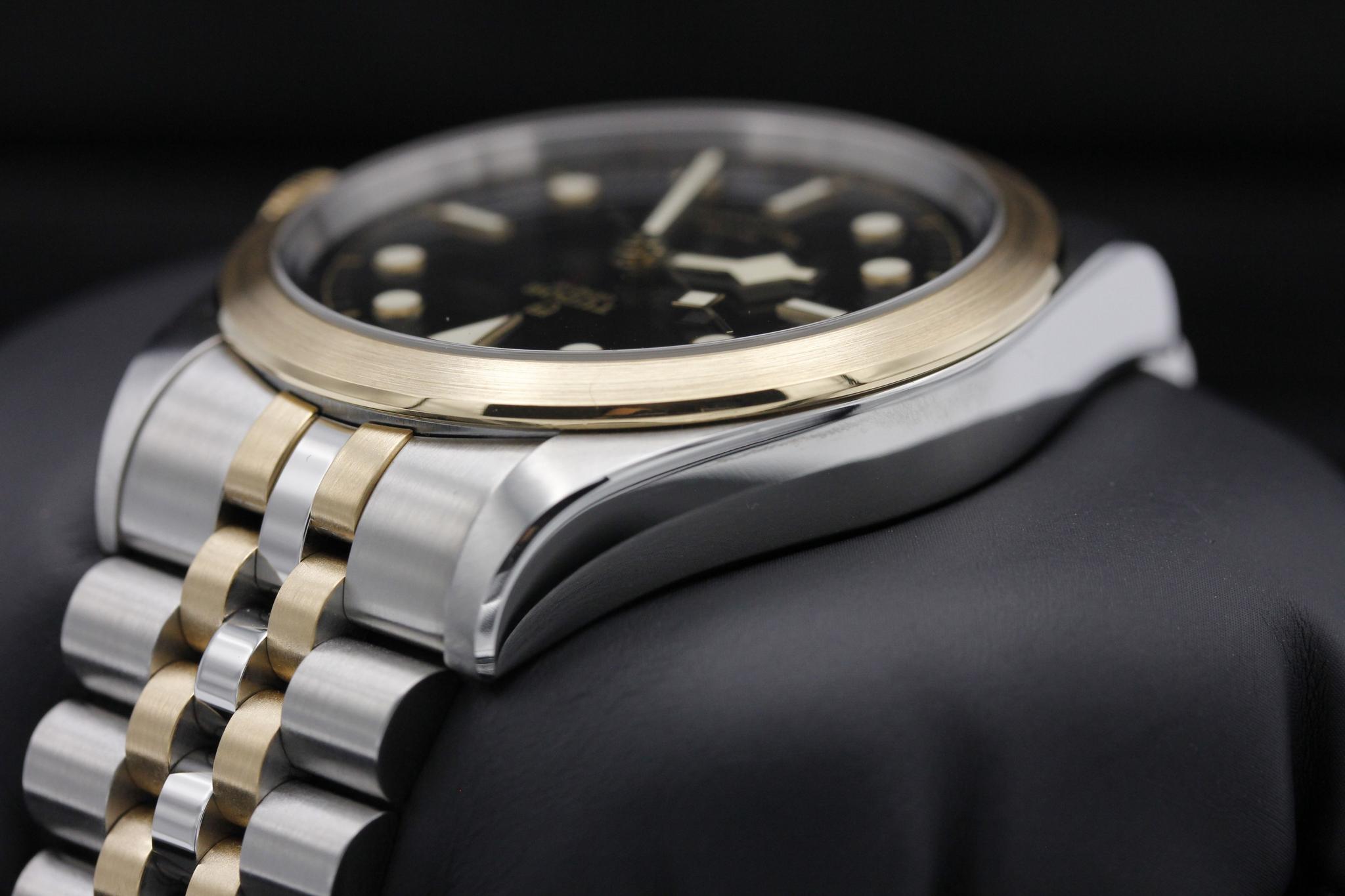 Watch Image 5
