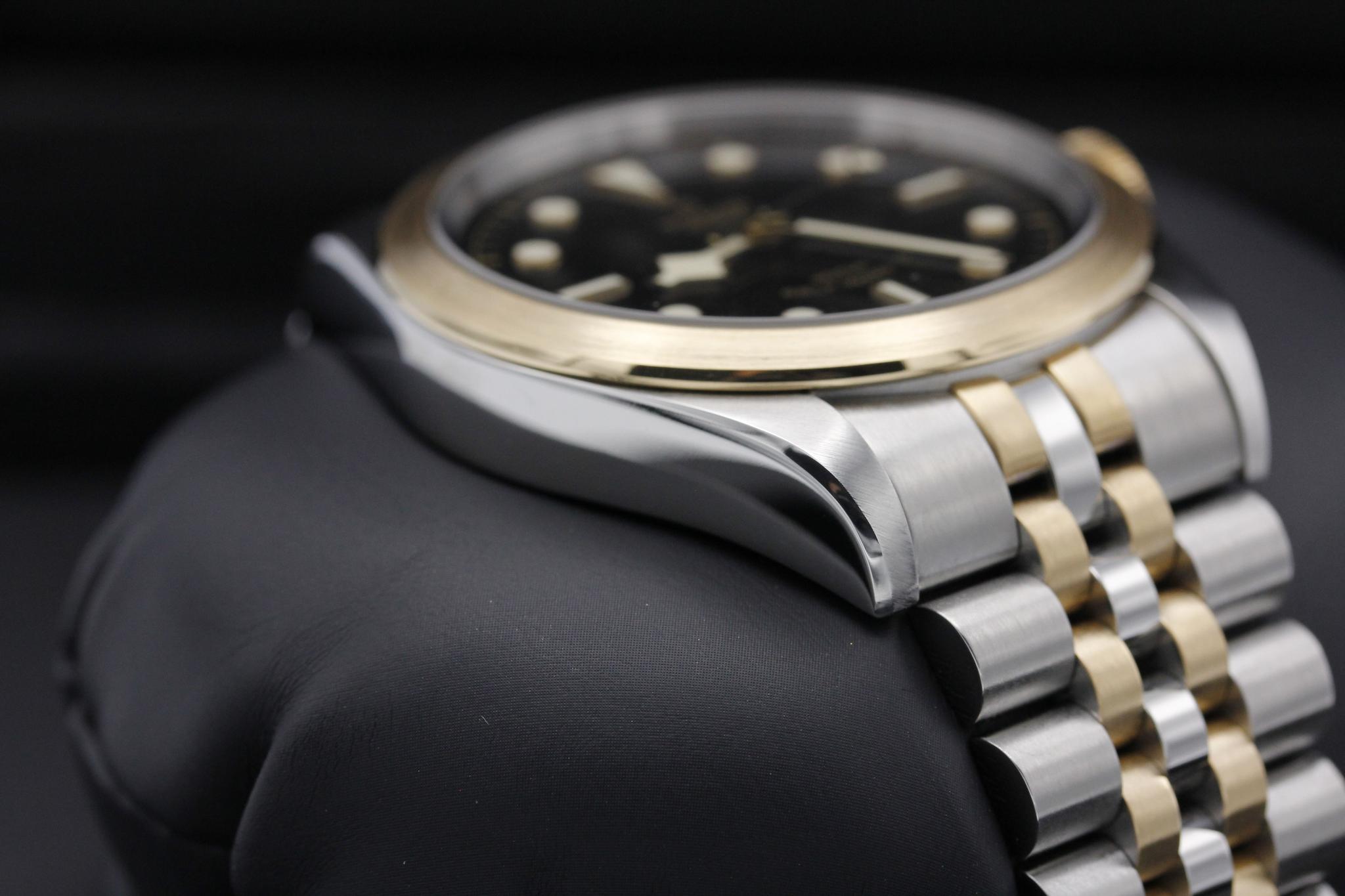 Watch Image 6