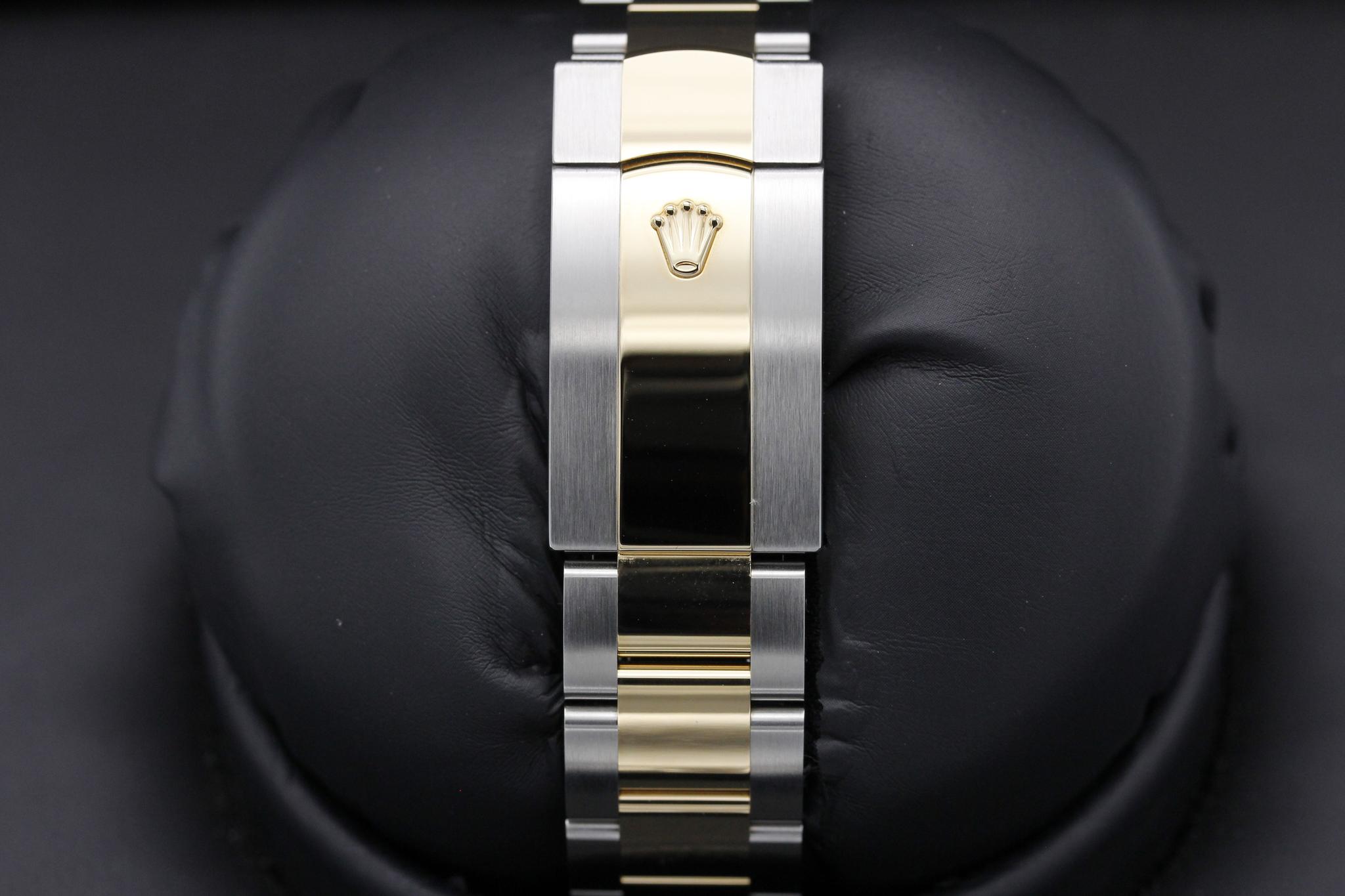 Watch Image 8