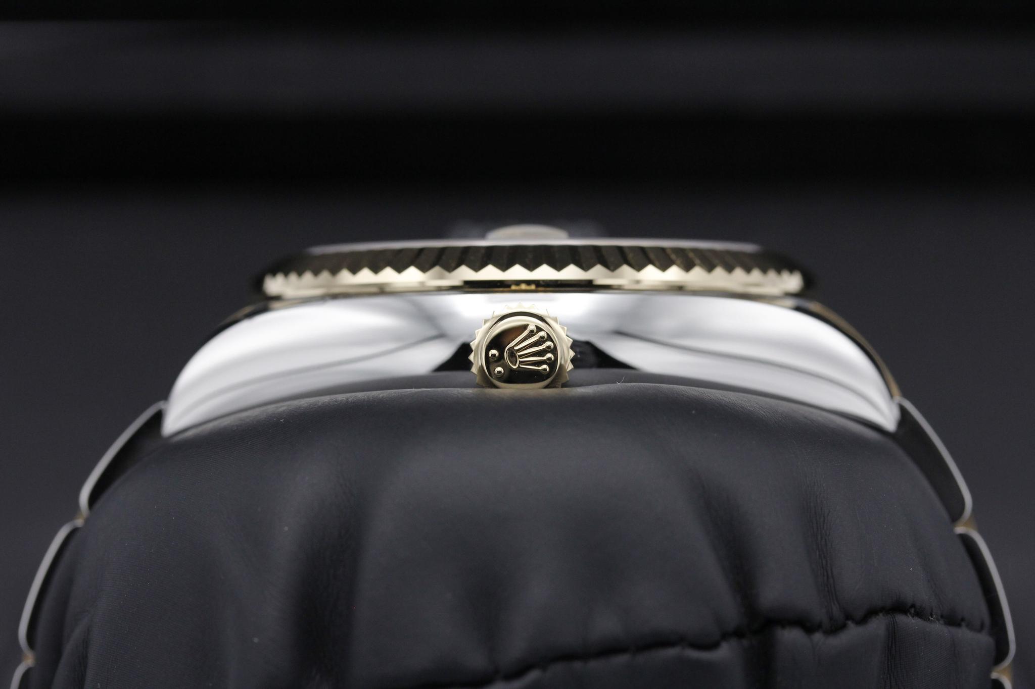 Watch Image 3