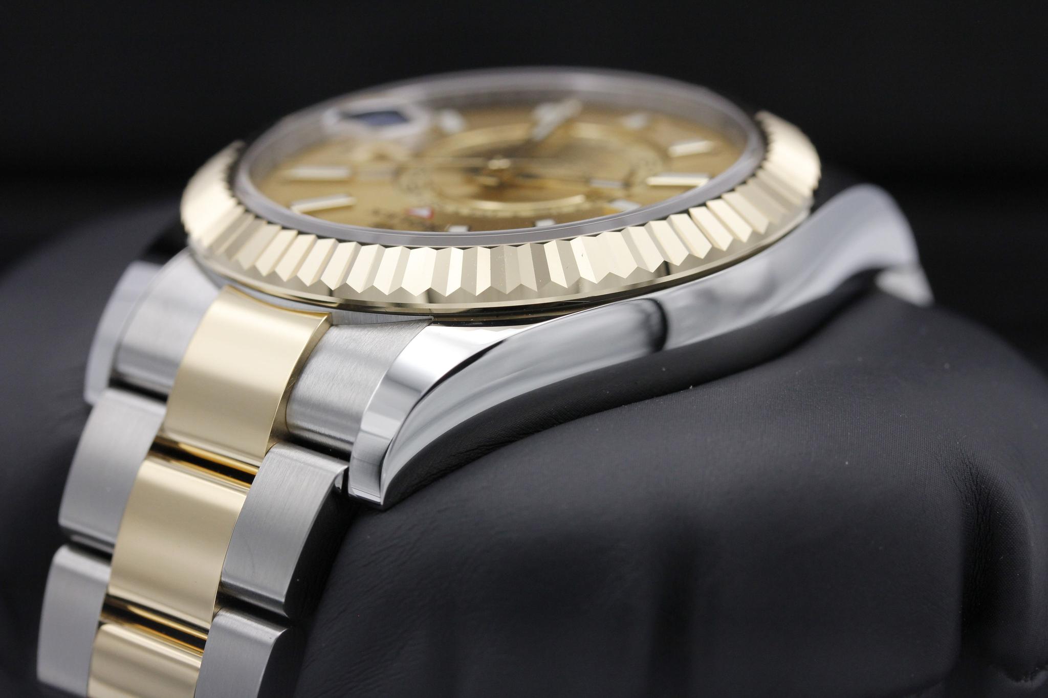 Watch Image 5