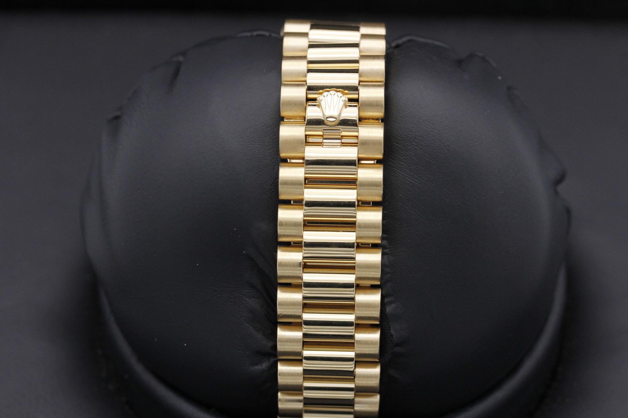 Watch Image 8