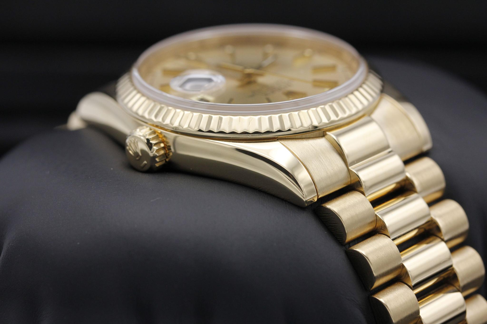 Watch Image 4