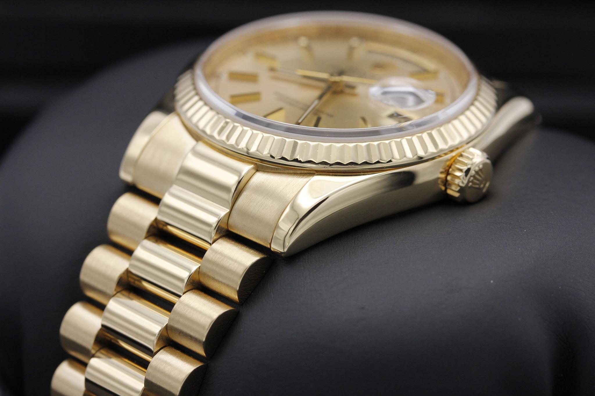 Watch Image 2