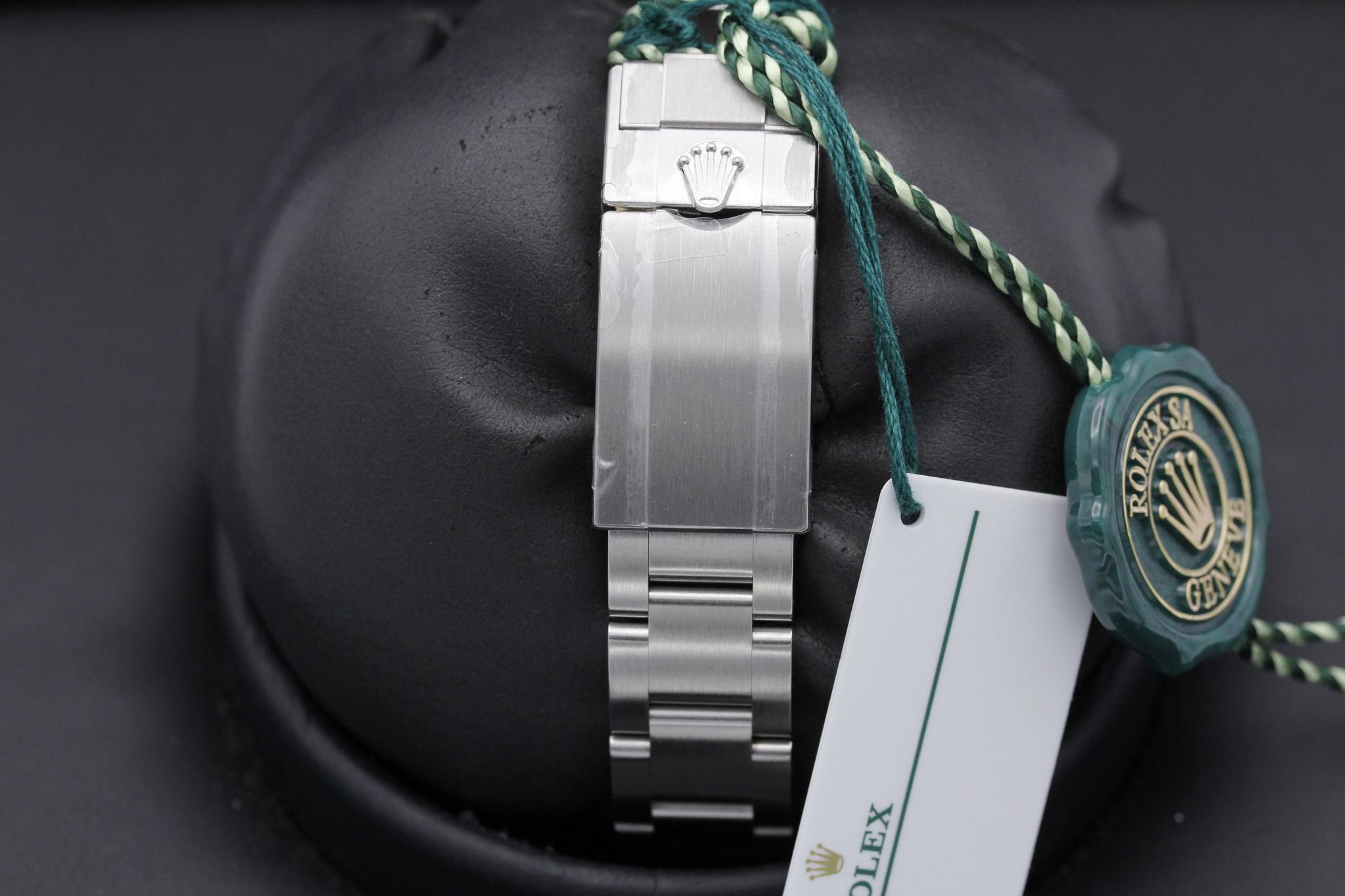 Watch Image 8