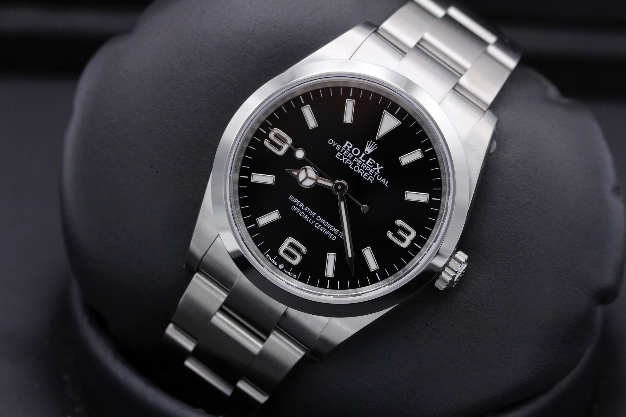 Watch Image 10