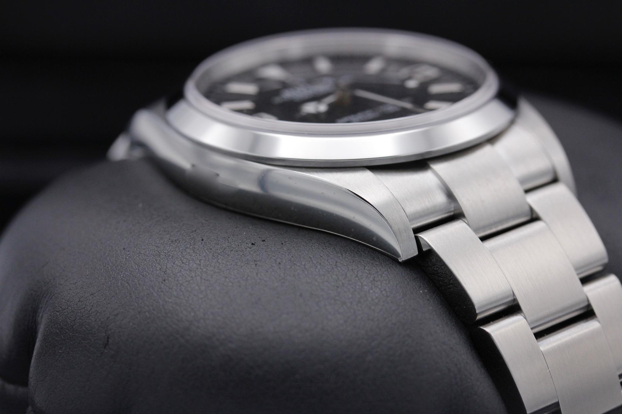 Watch Image 6