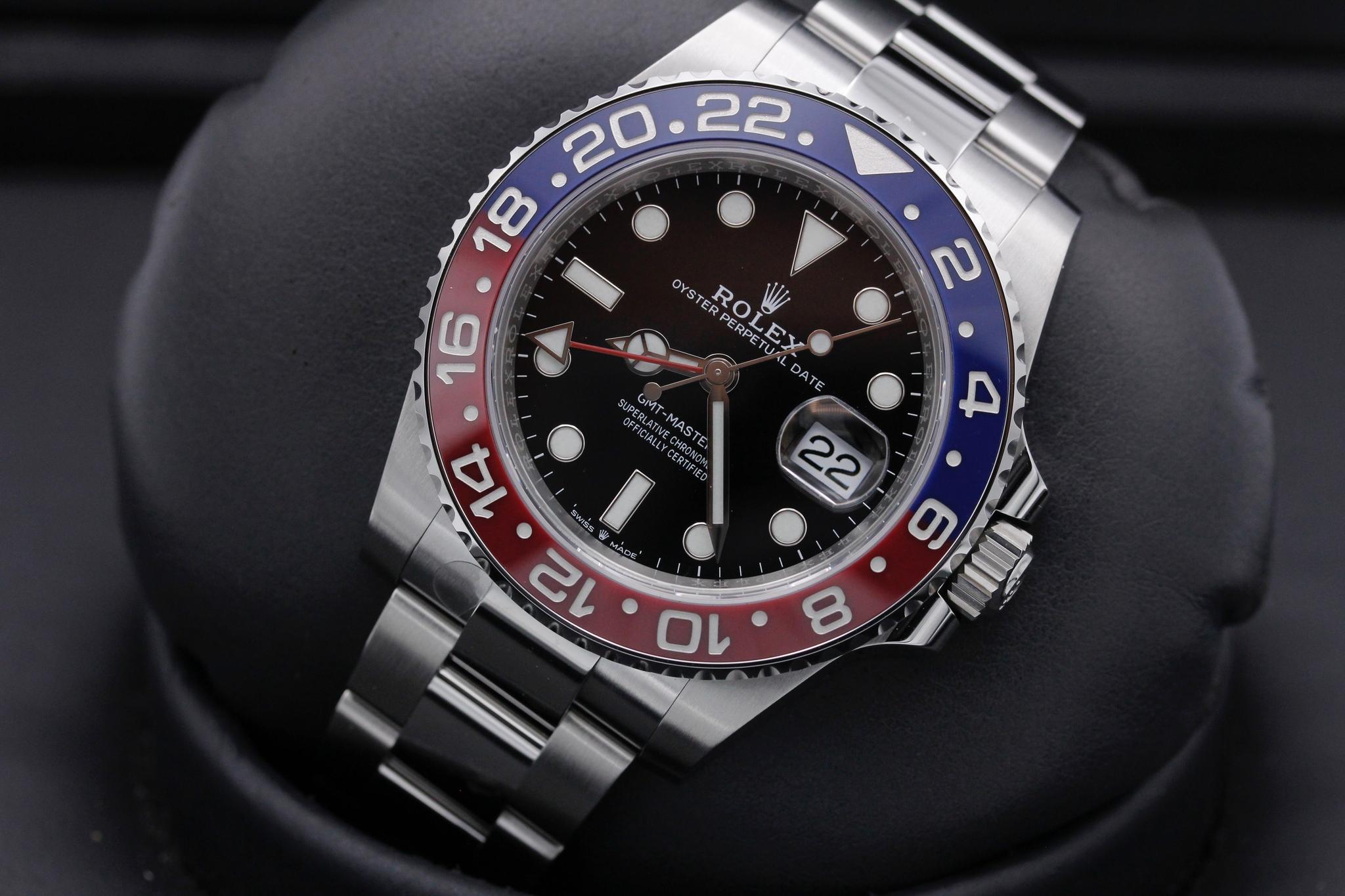 Watch Image 10