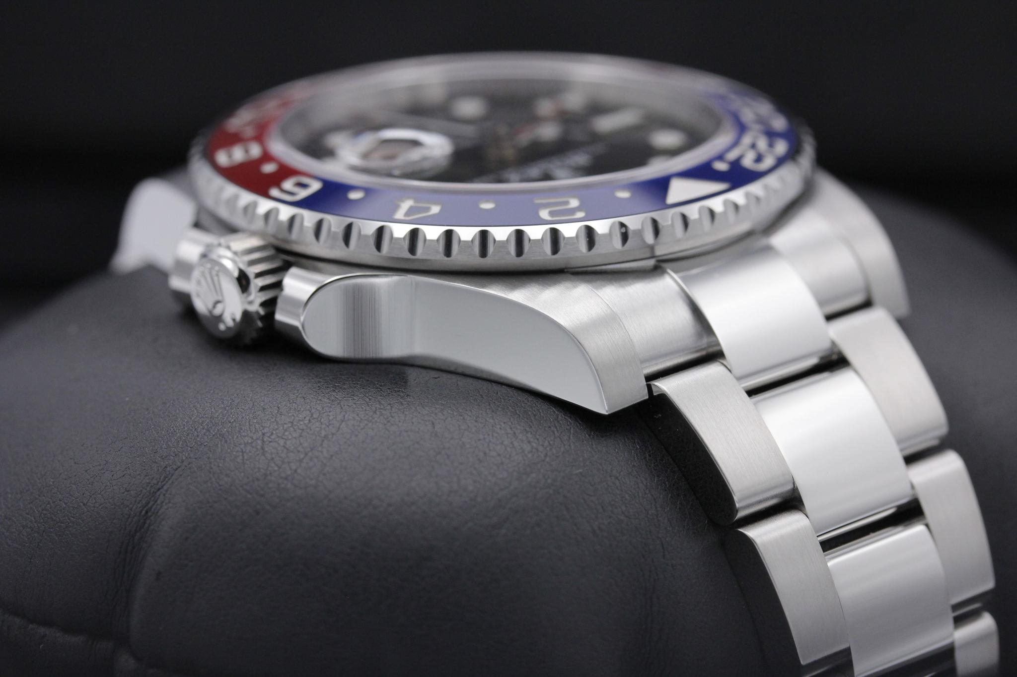 Watch Image 4
