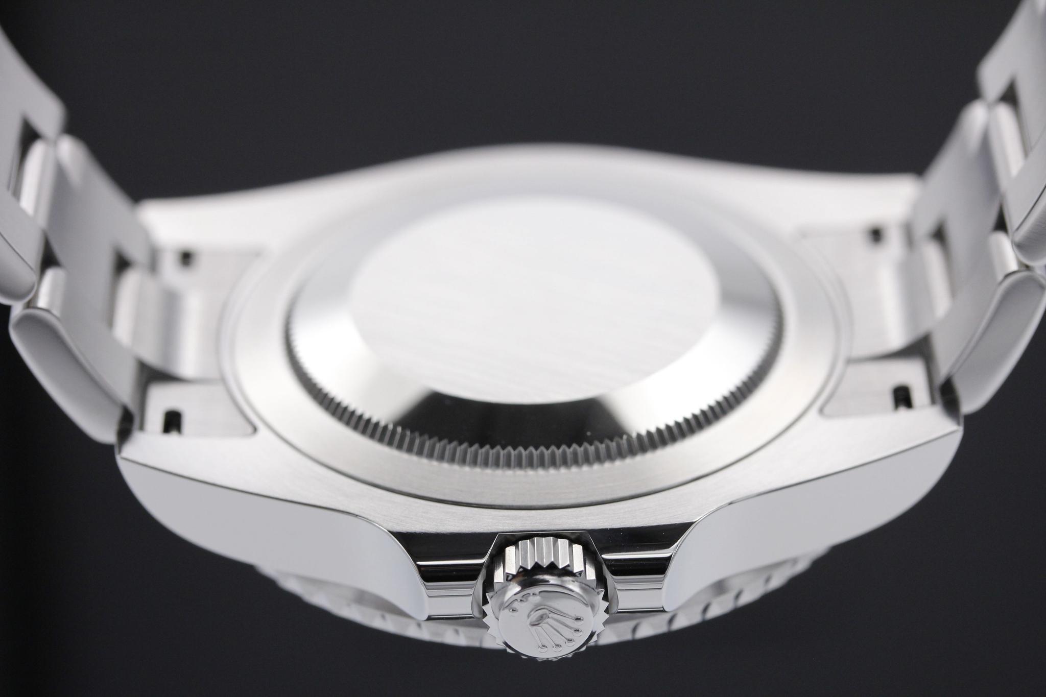 Watch Image 7
