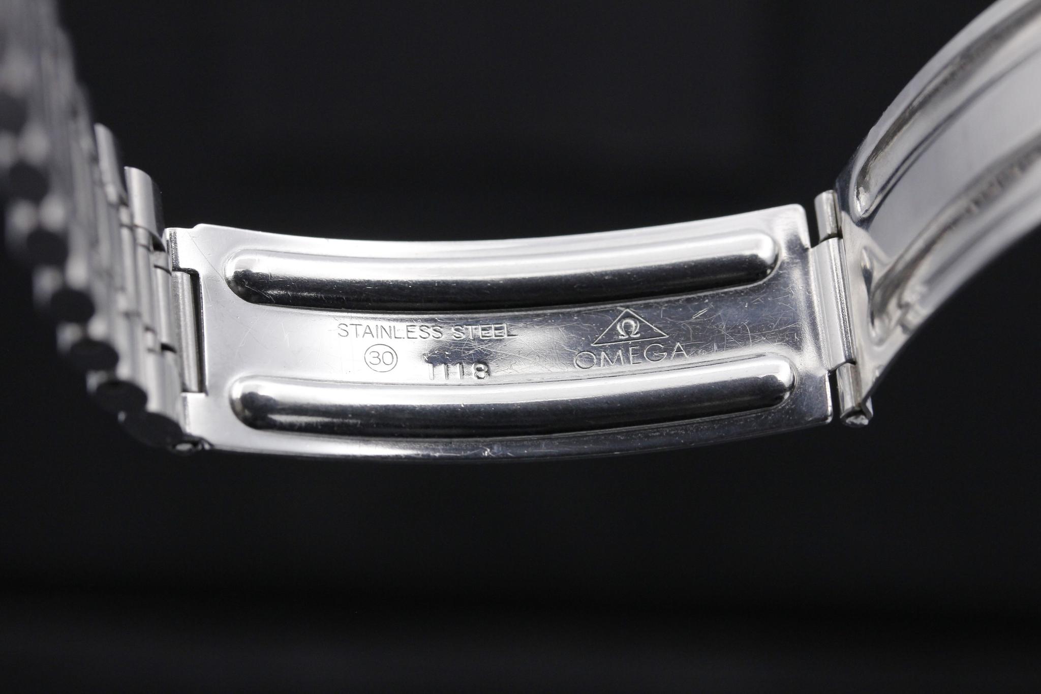 Watch Image 11