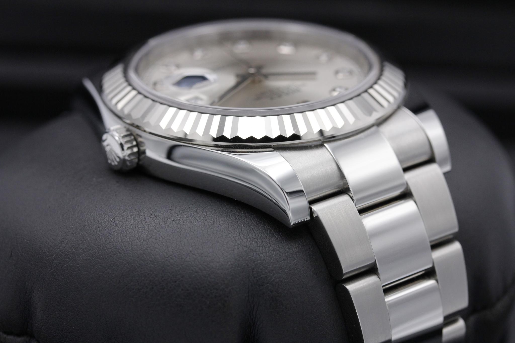 Watch Image 4