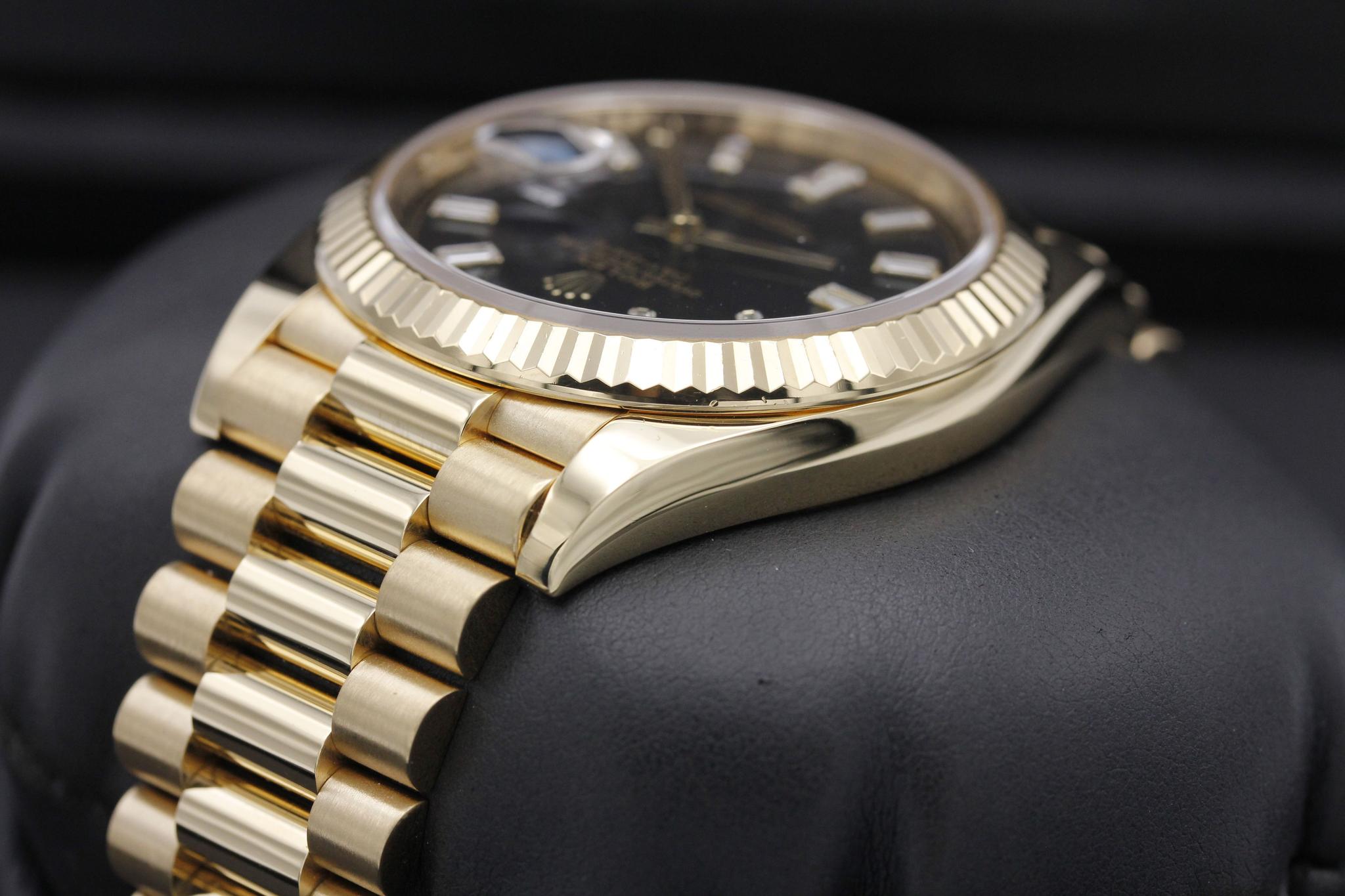 Watch Image 5