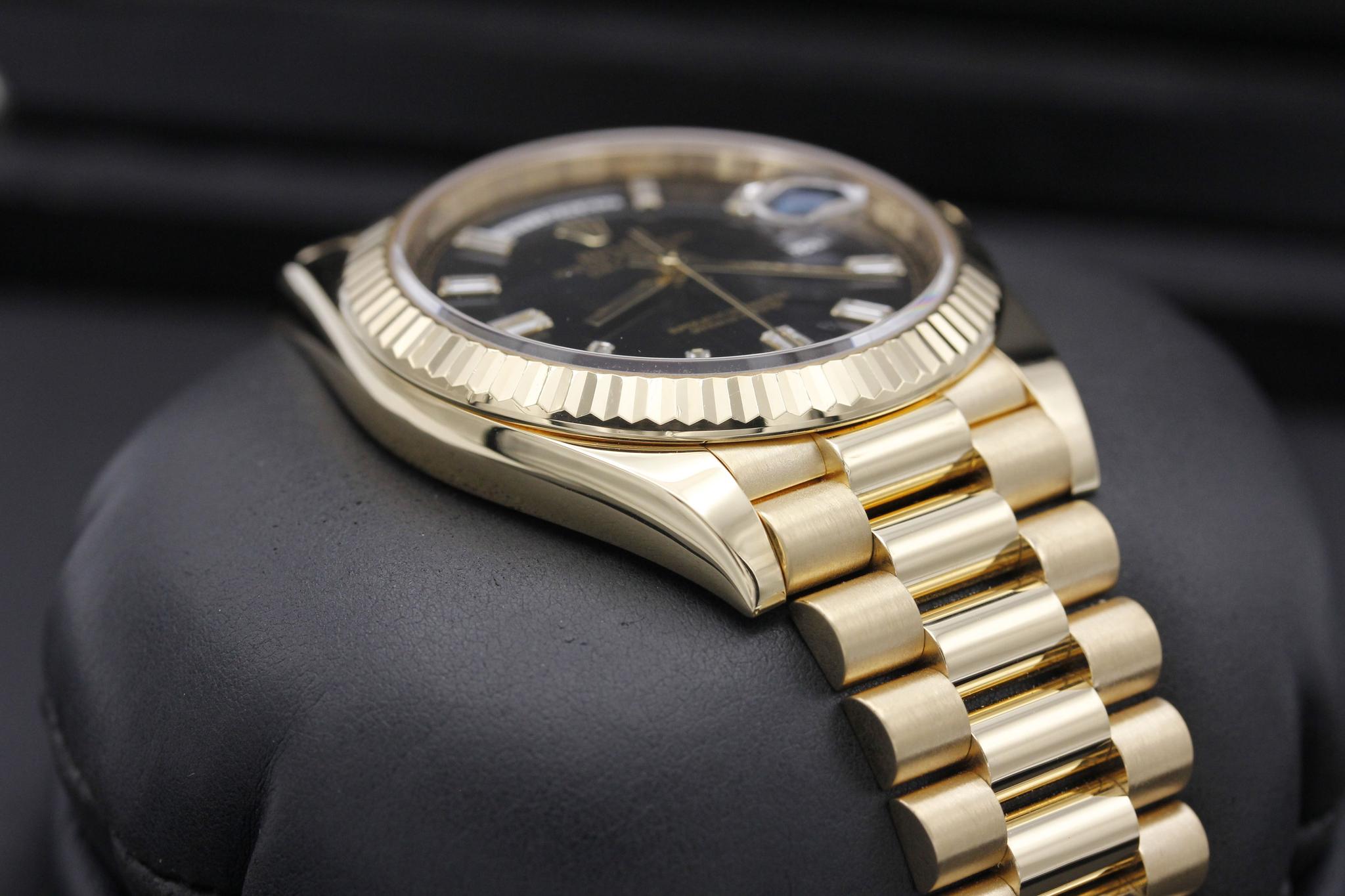 Watch Image 6