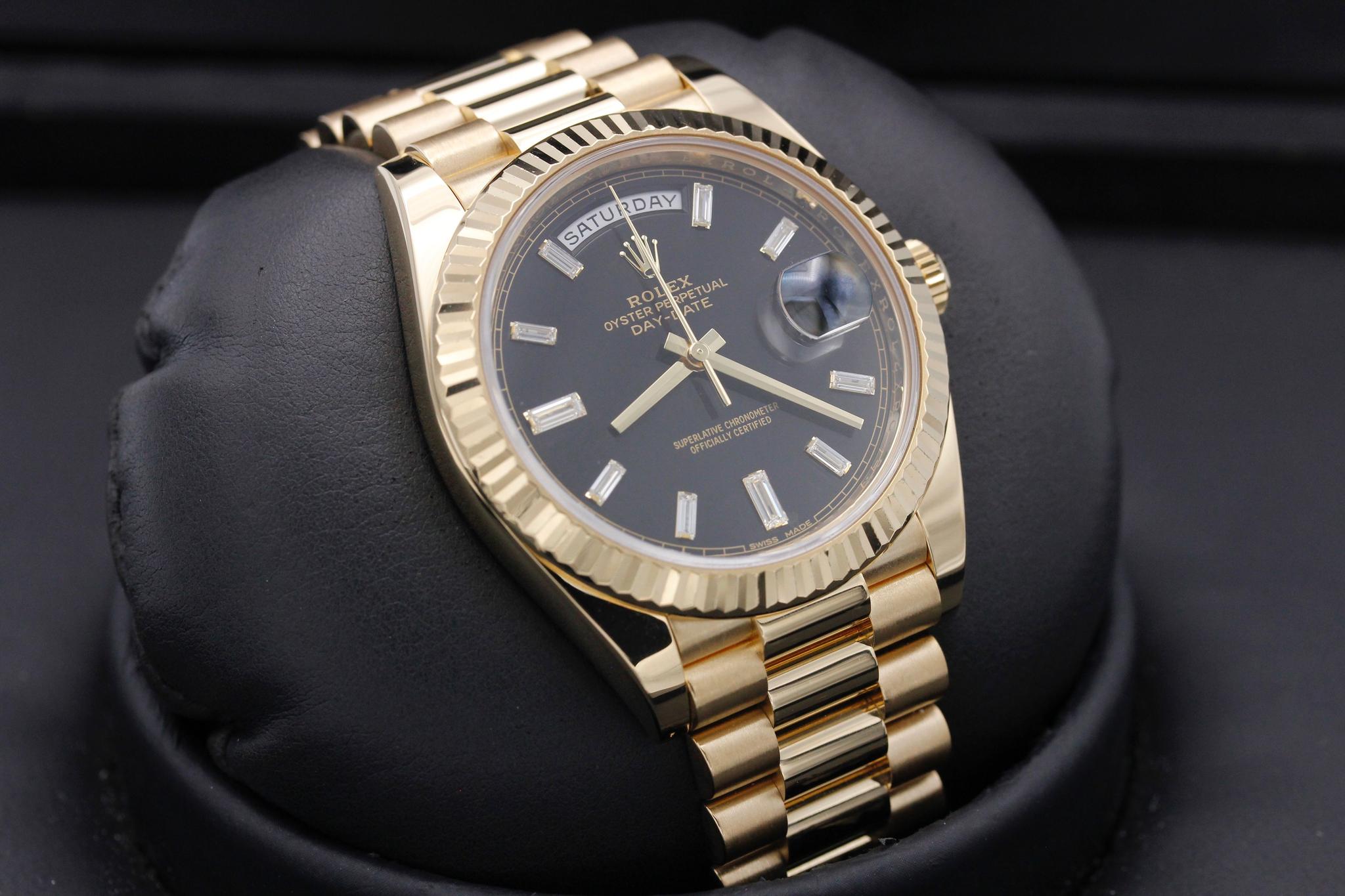 Watch Image 10