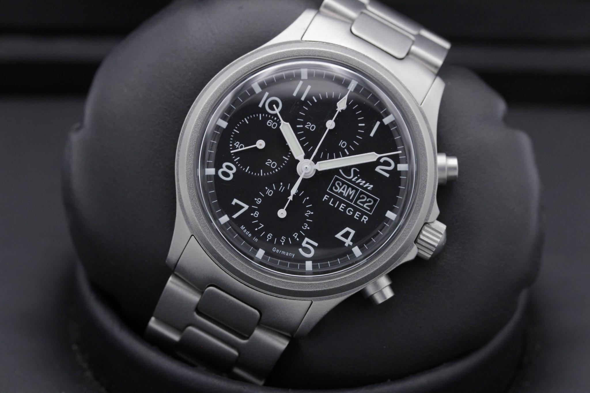 Watch Image 10