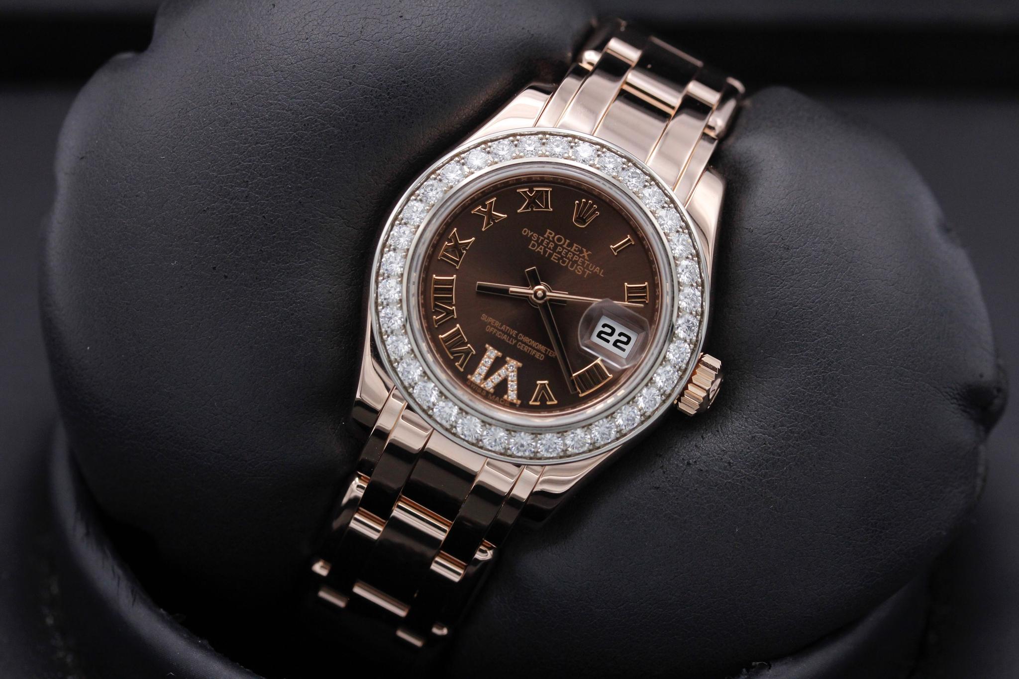 Watch Image 10