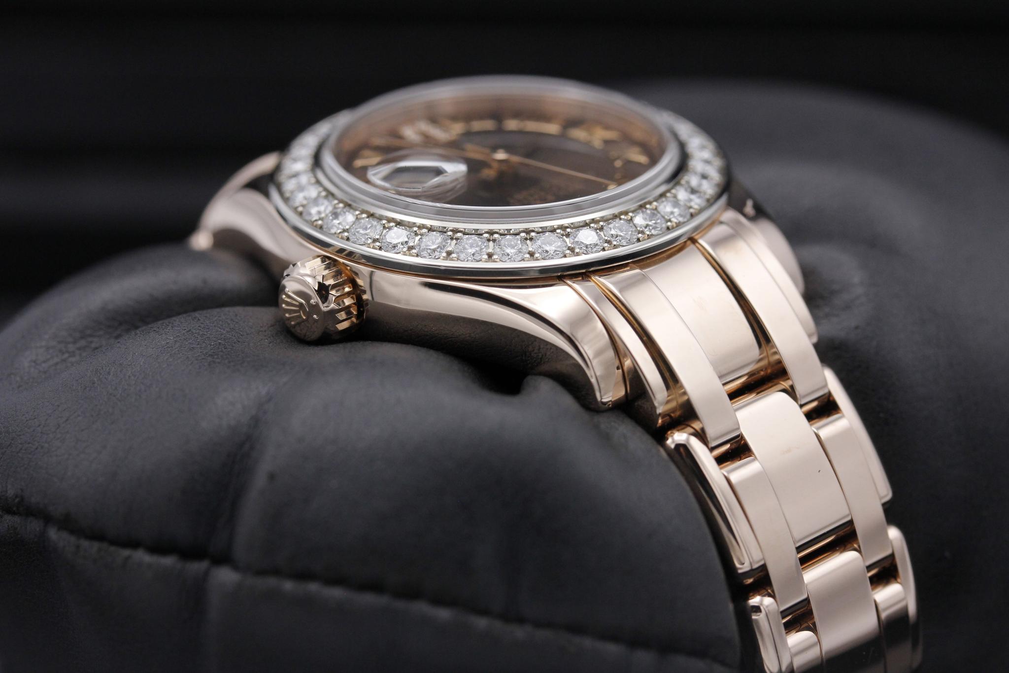 Watch Image 4