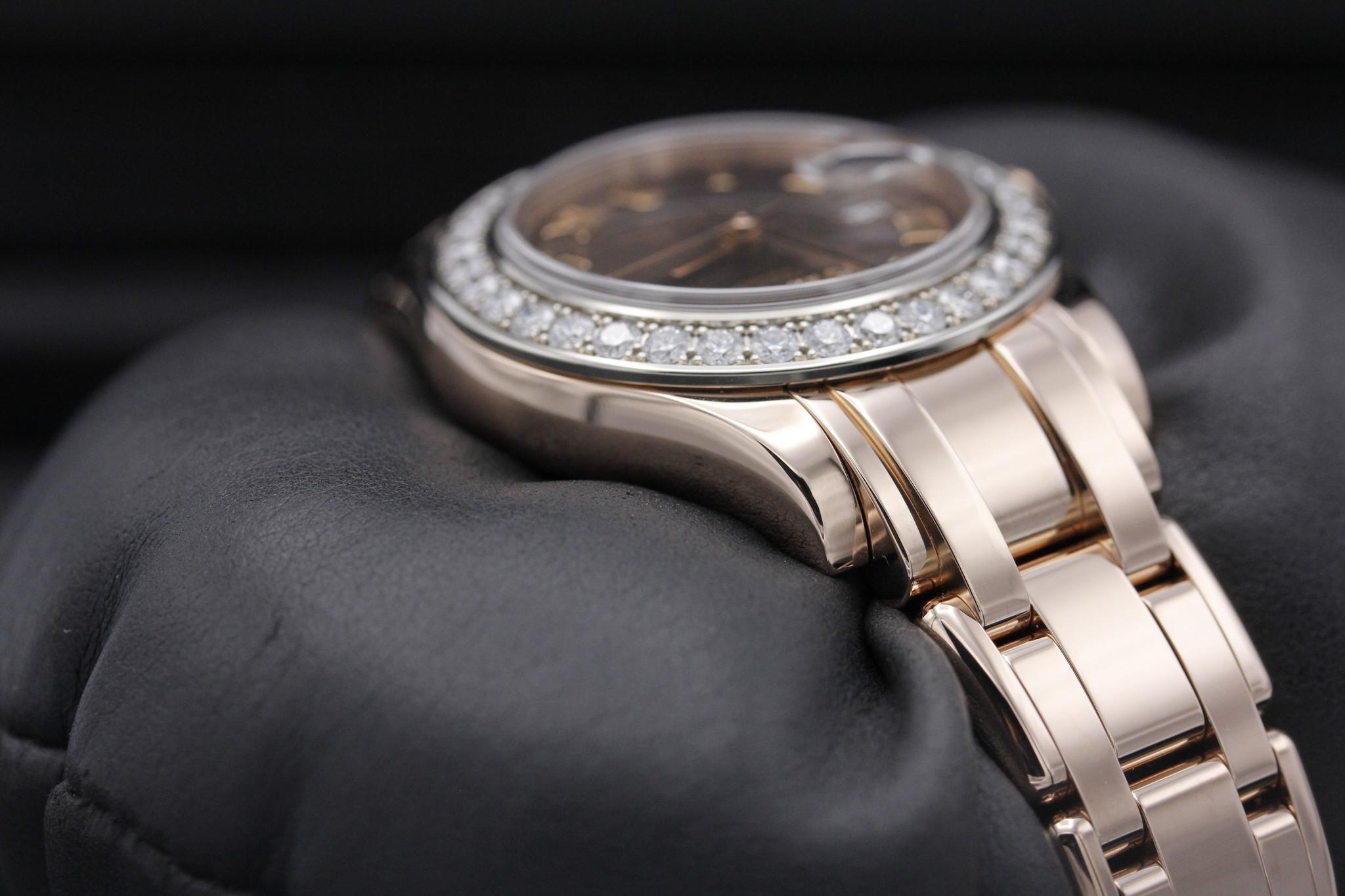 Watch Image 6