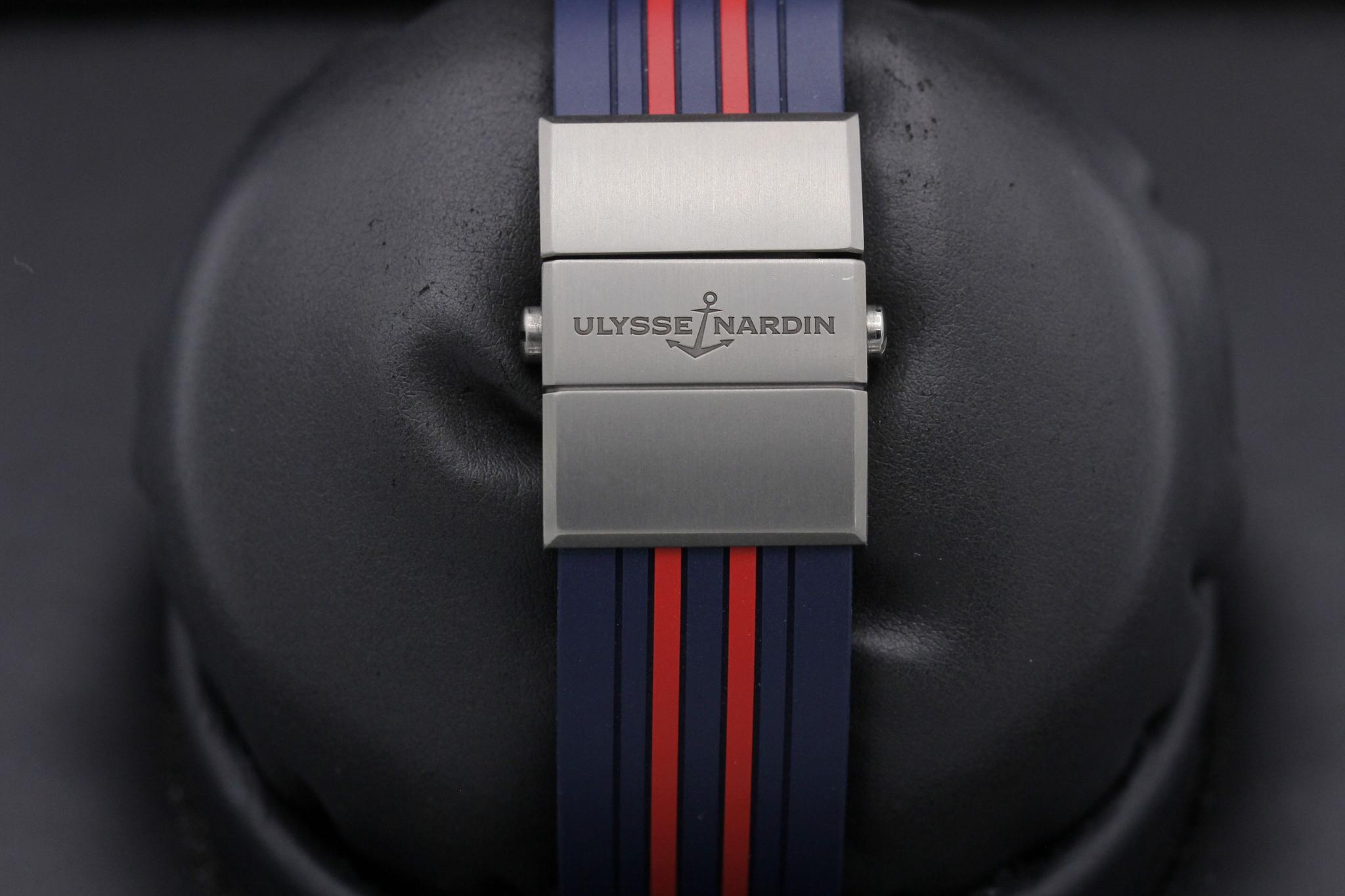 Watch Image 8