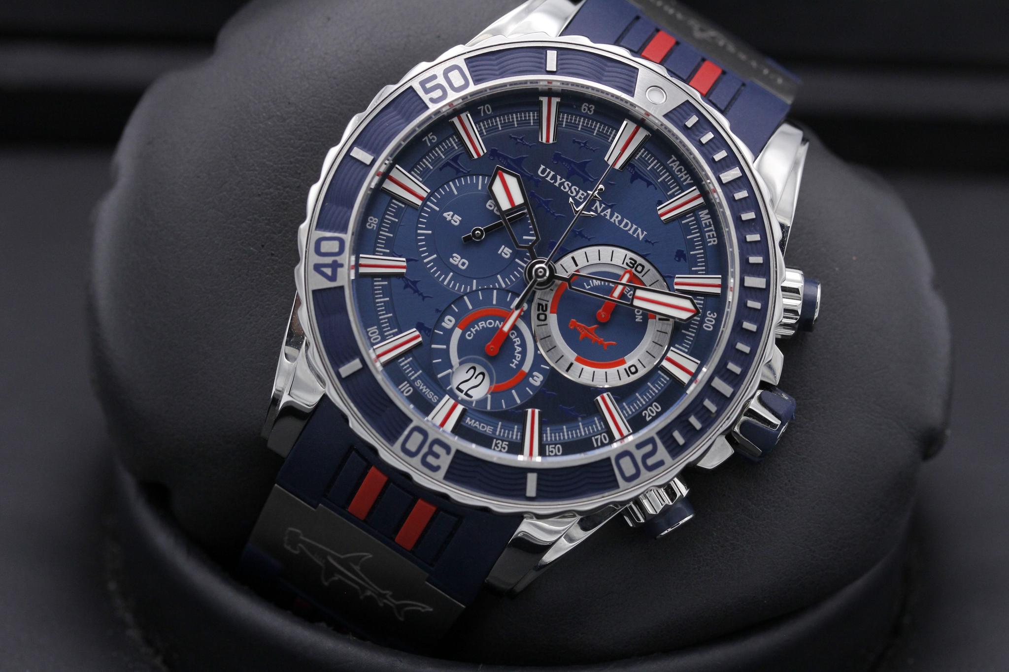 Watch Image 10