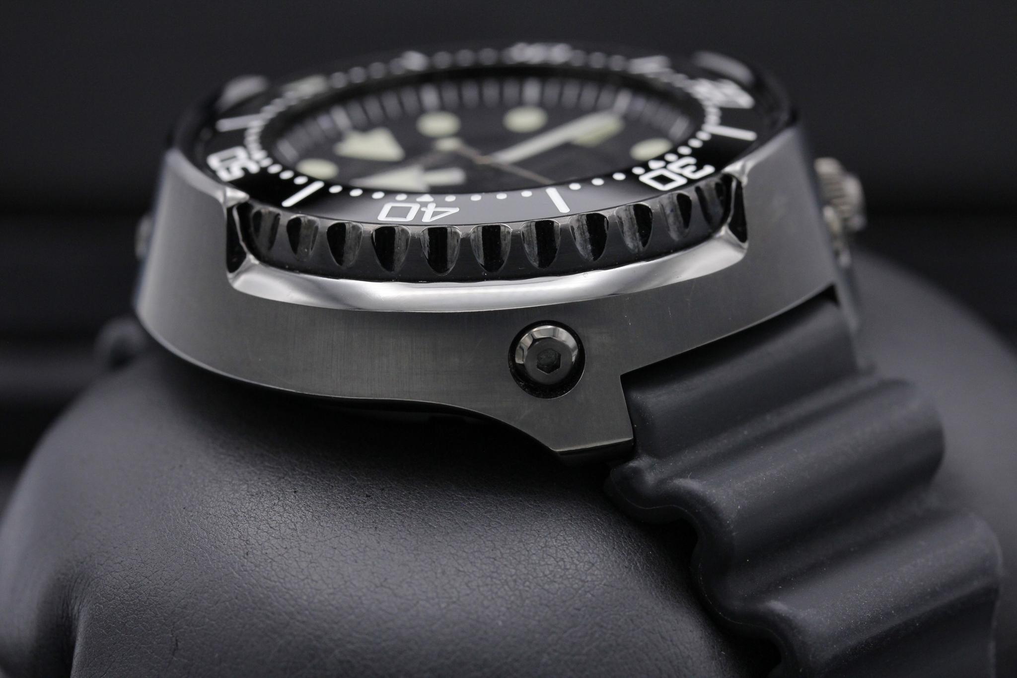 Watch Image 6