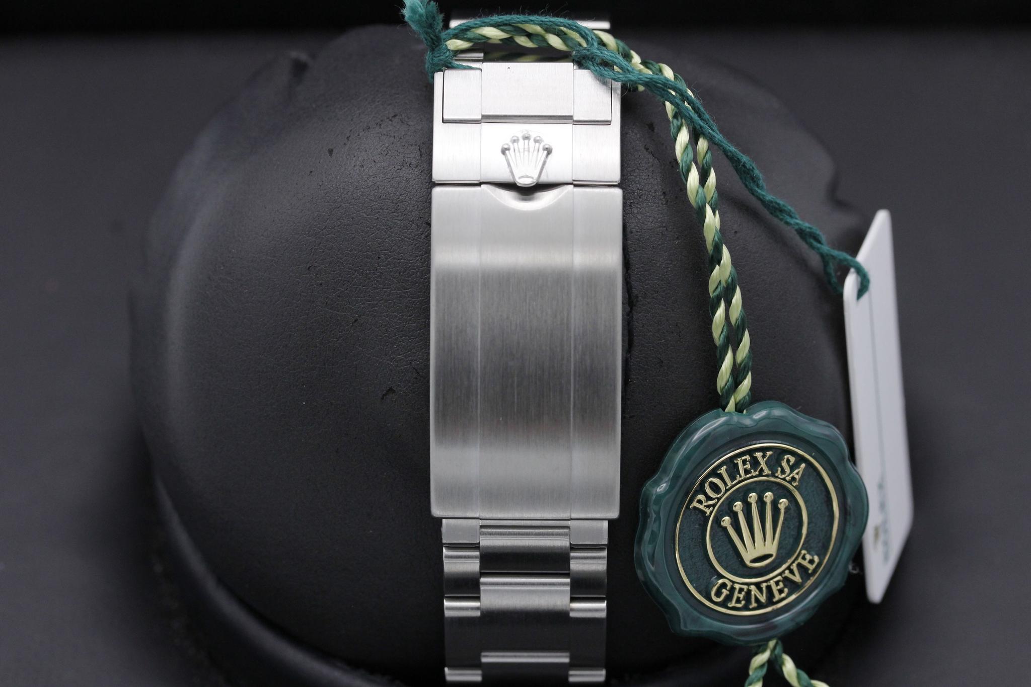 Watch Image 8